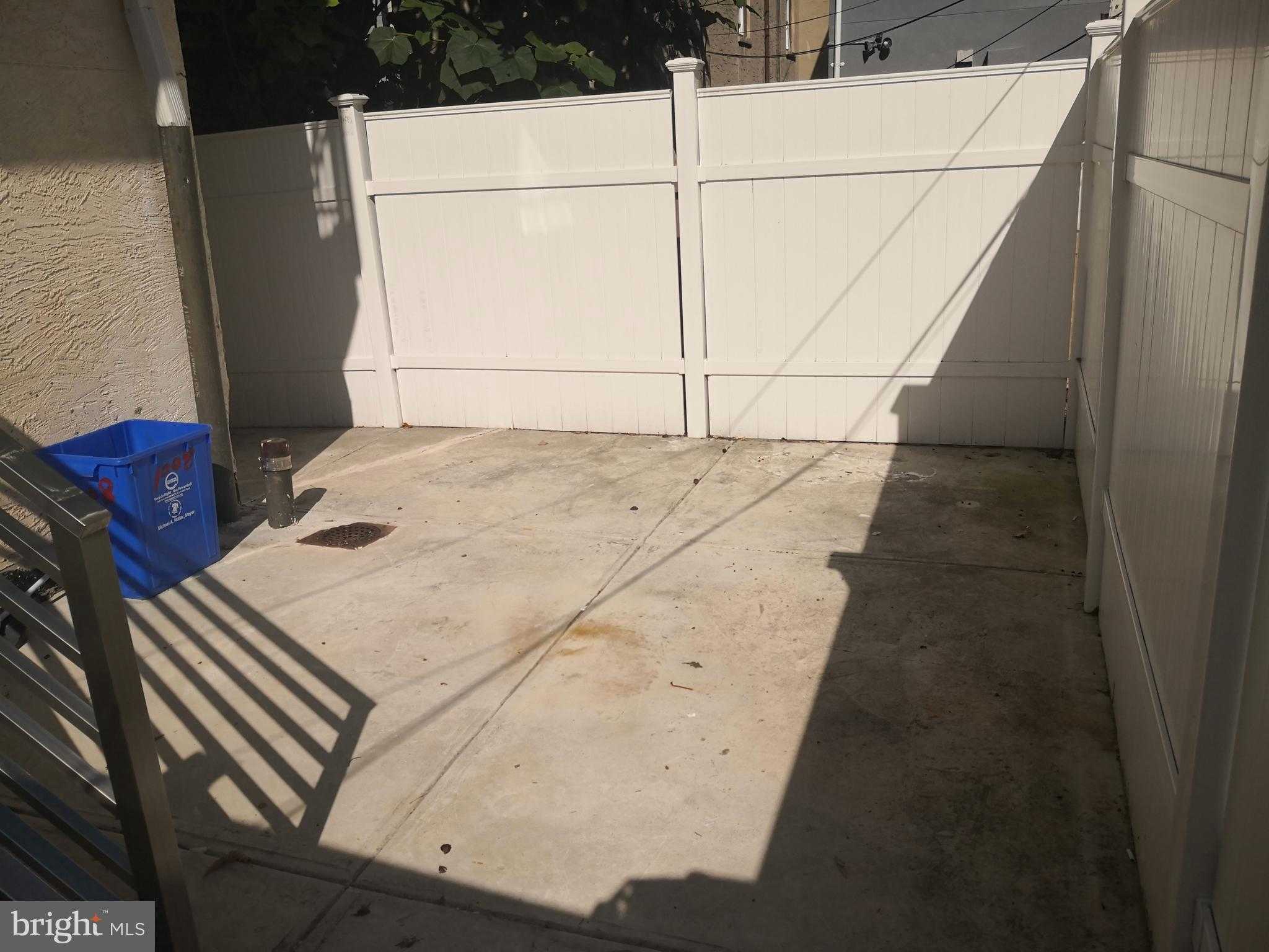 1008 Green St photo 13