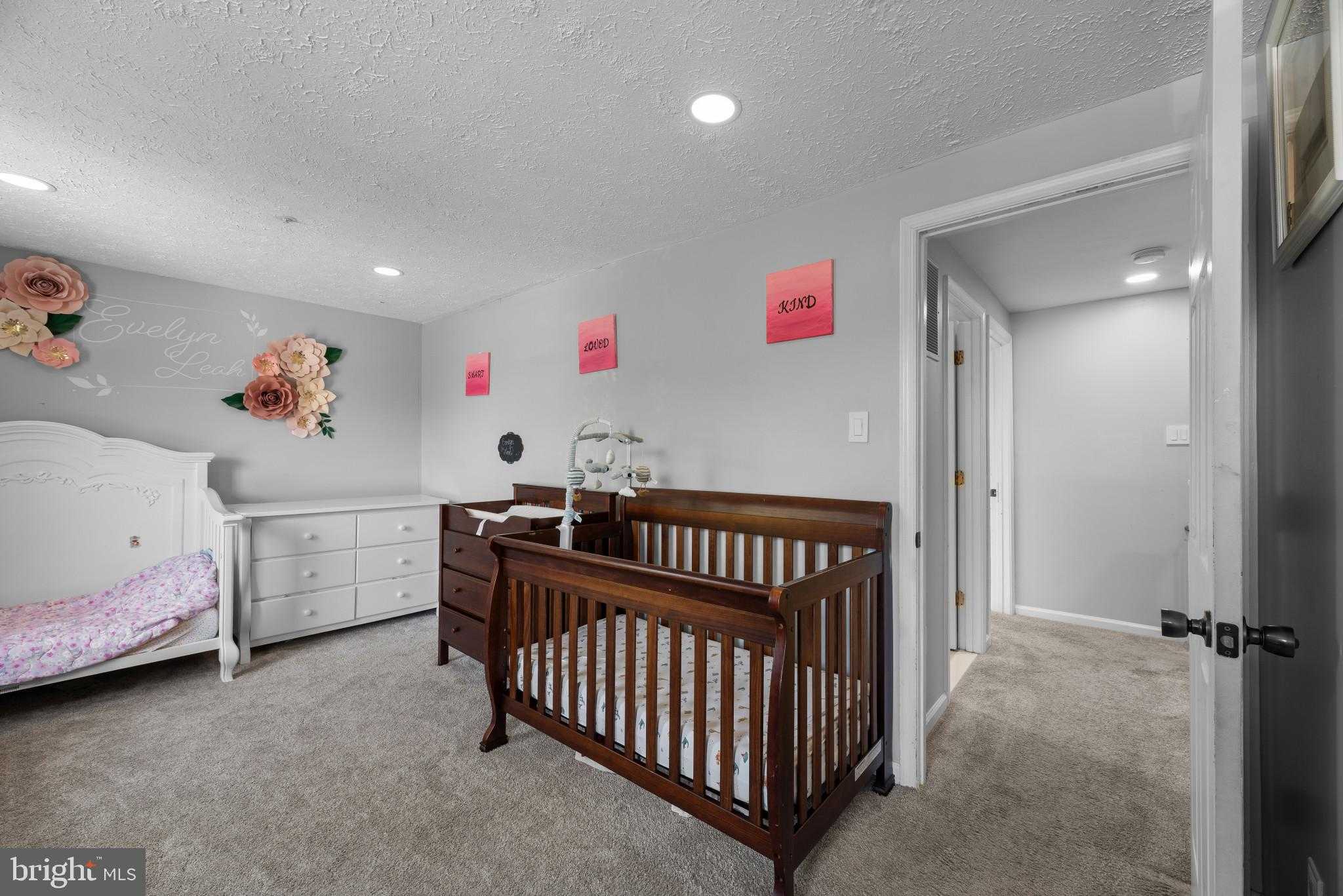 8122 Woodward St photo 25