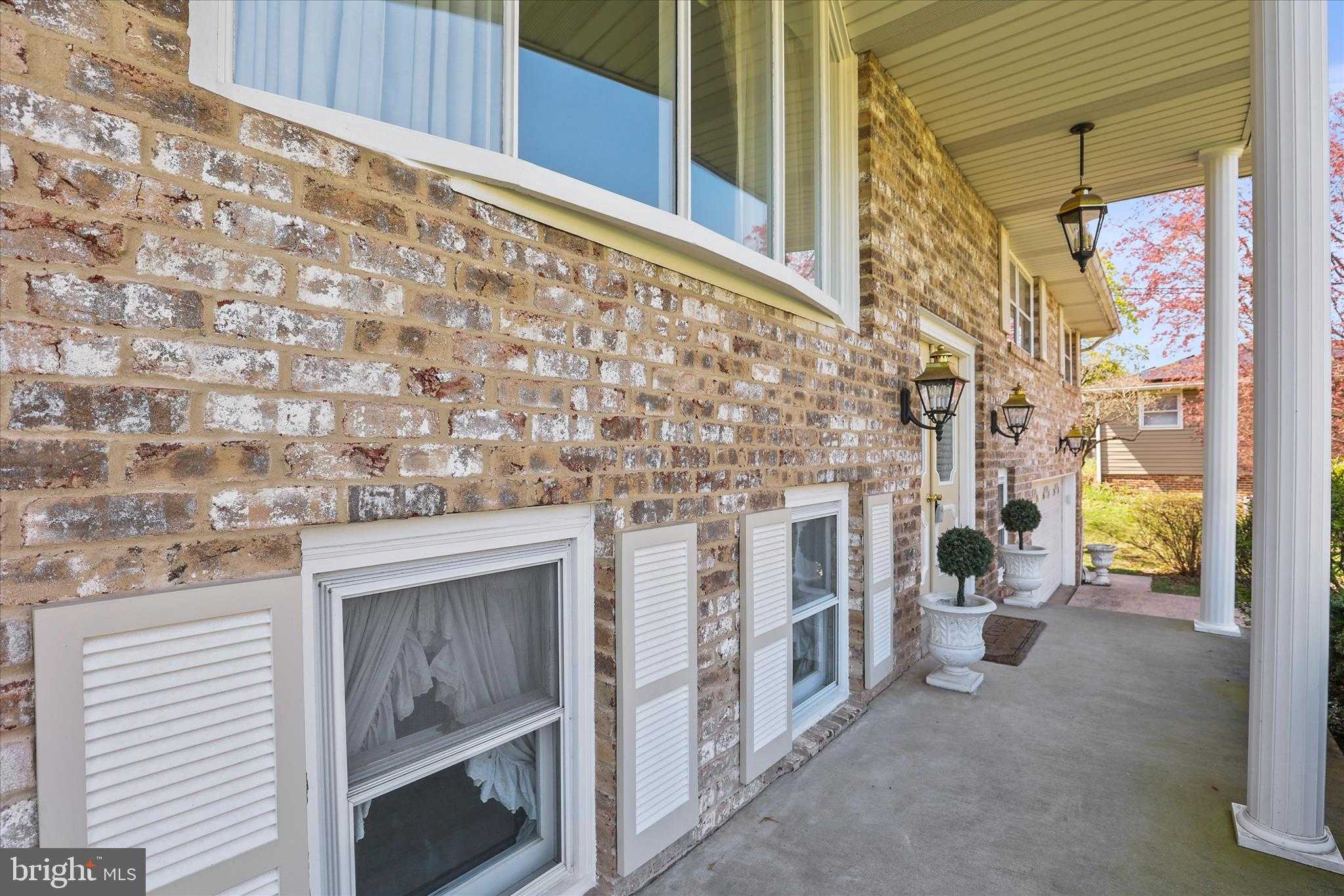 2564 Audlyn Dr photo 5