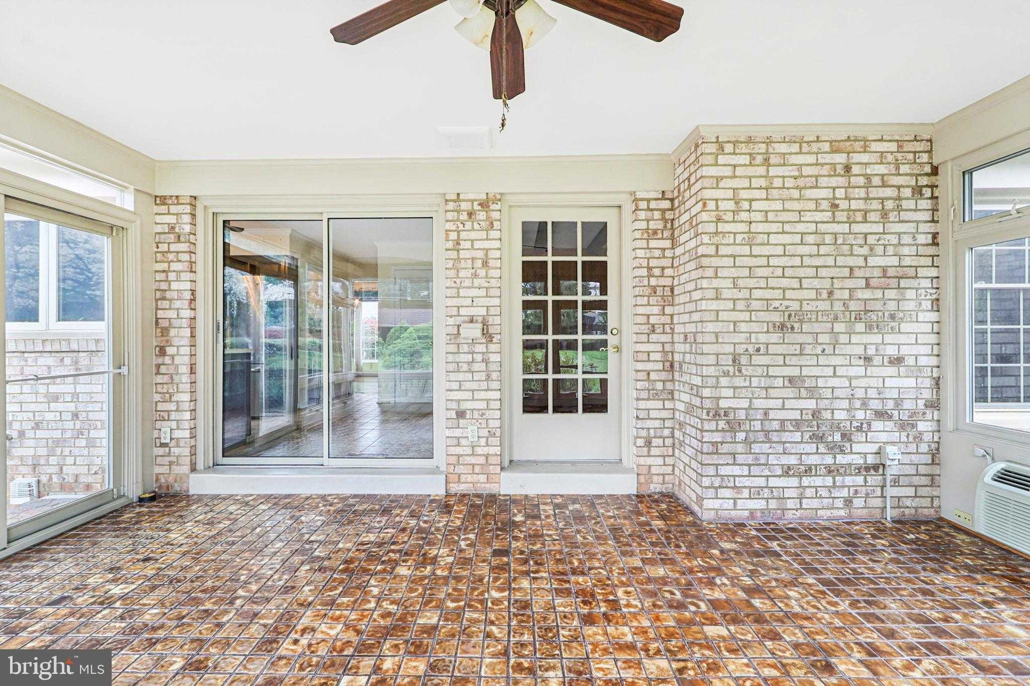 16505 Henry Dr photo 18