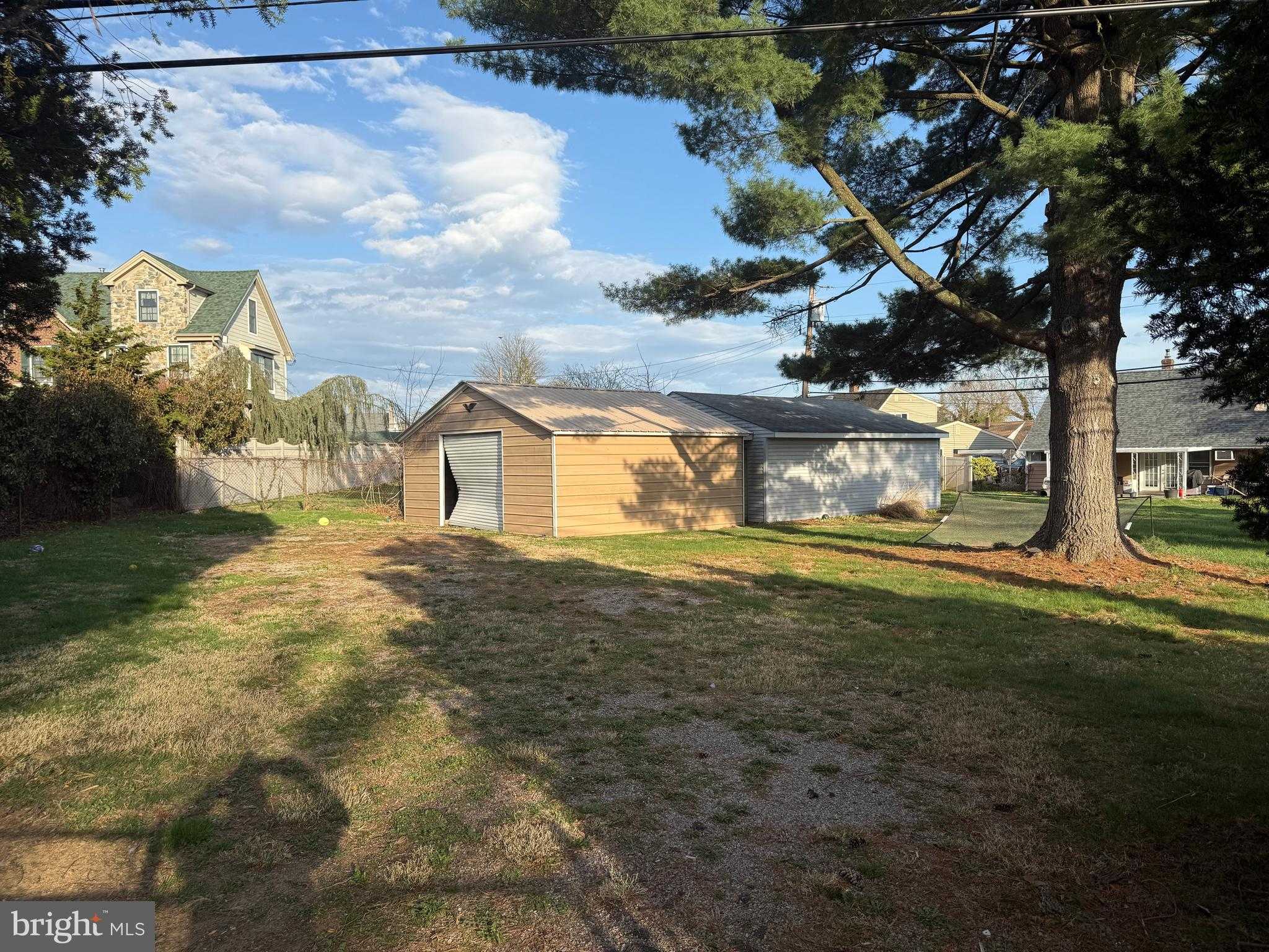 25 Goldengate Rd photo 35