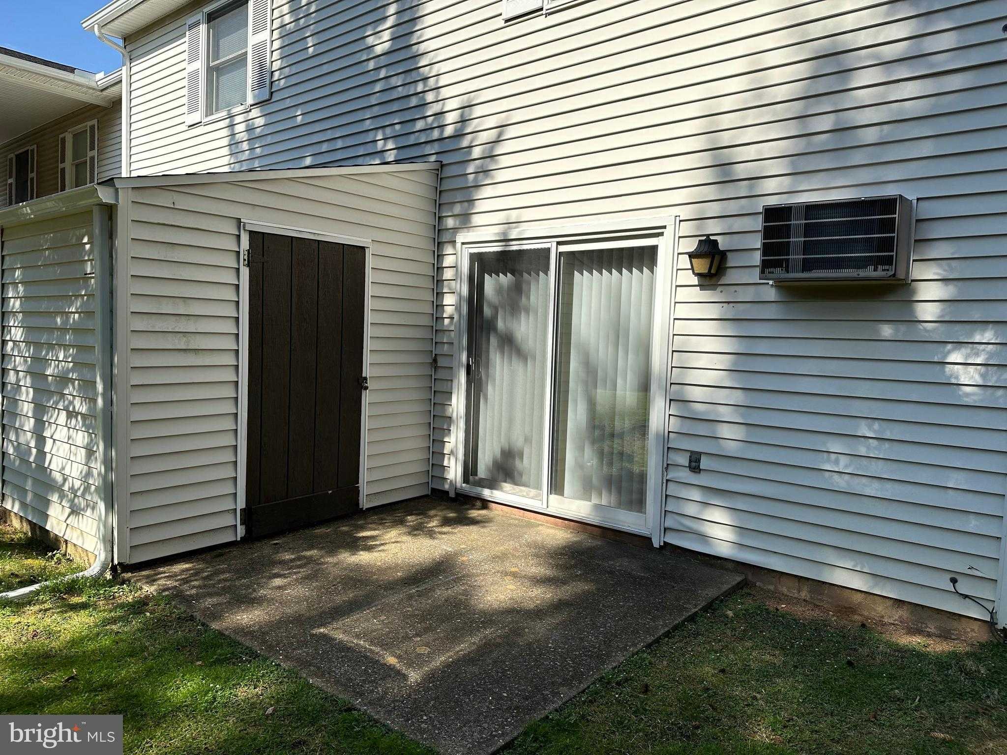 676 Southgate Dr photo 15