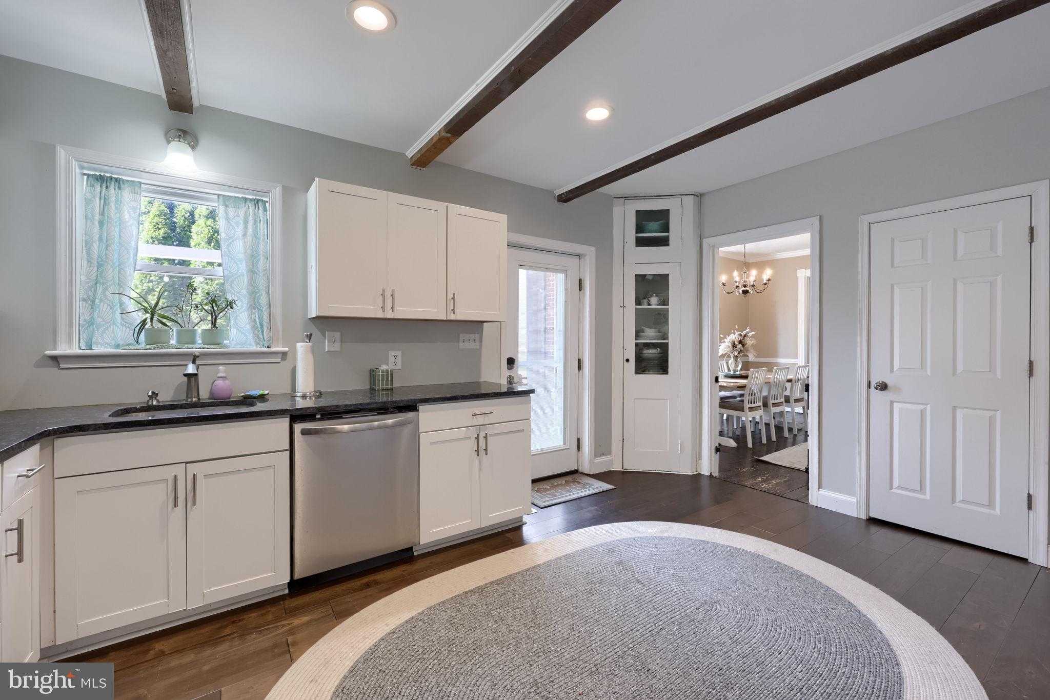 14 W Orange St photo 4