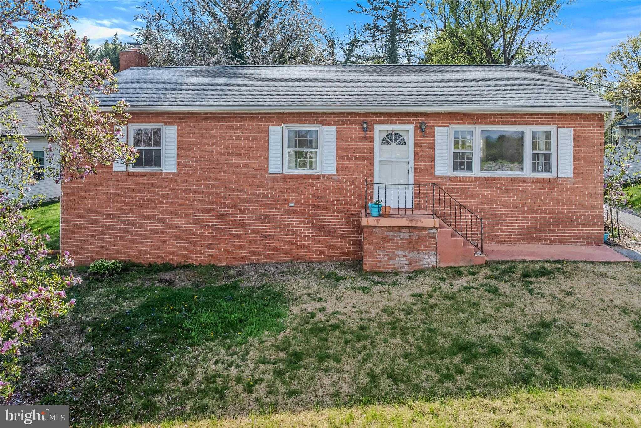 410 S Seminary St photo 3