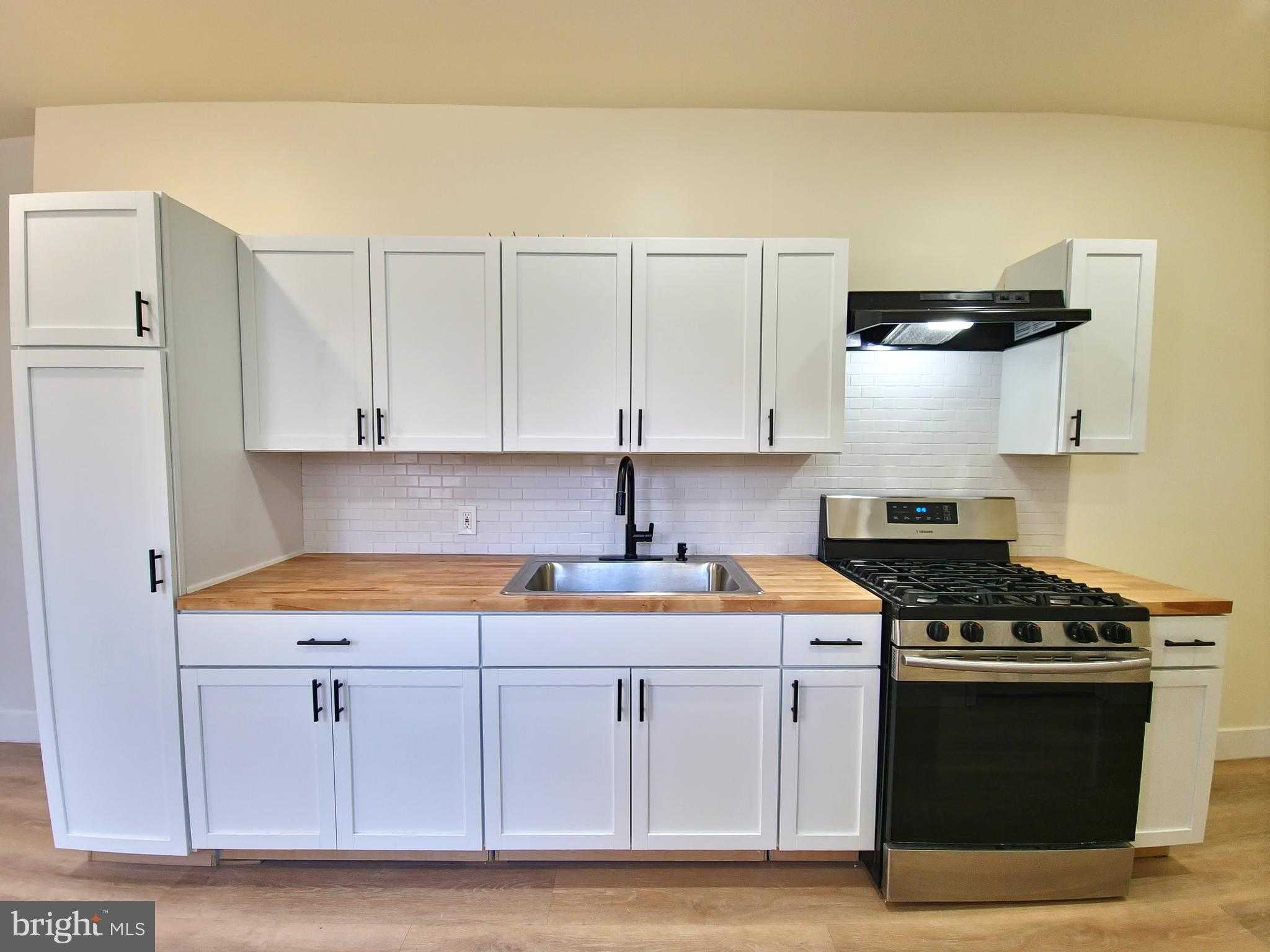 100 Neversink St photo 11