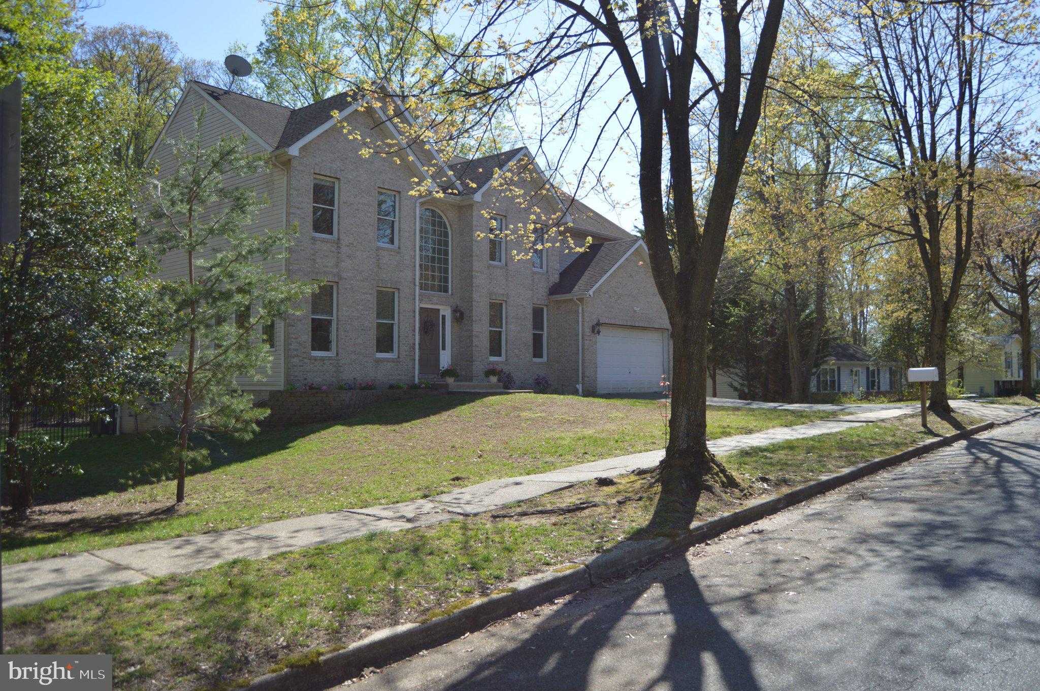 311 Riverdale Rd photo 3