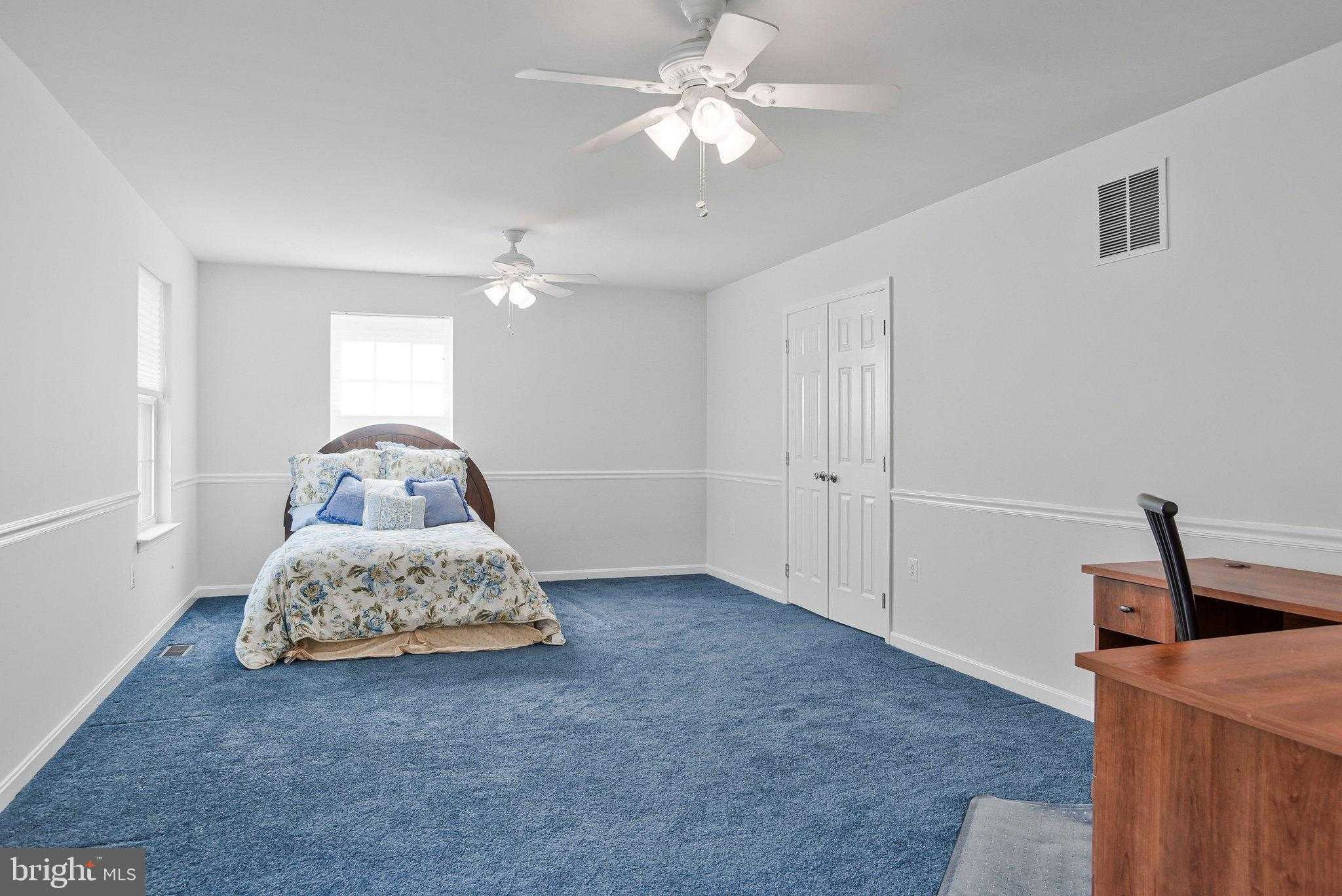 7045 Rose Ln photo 10