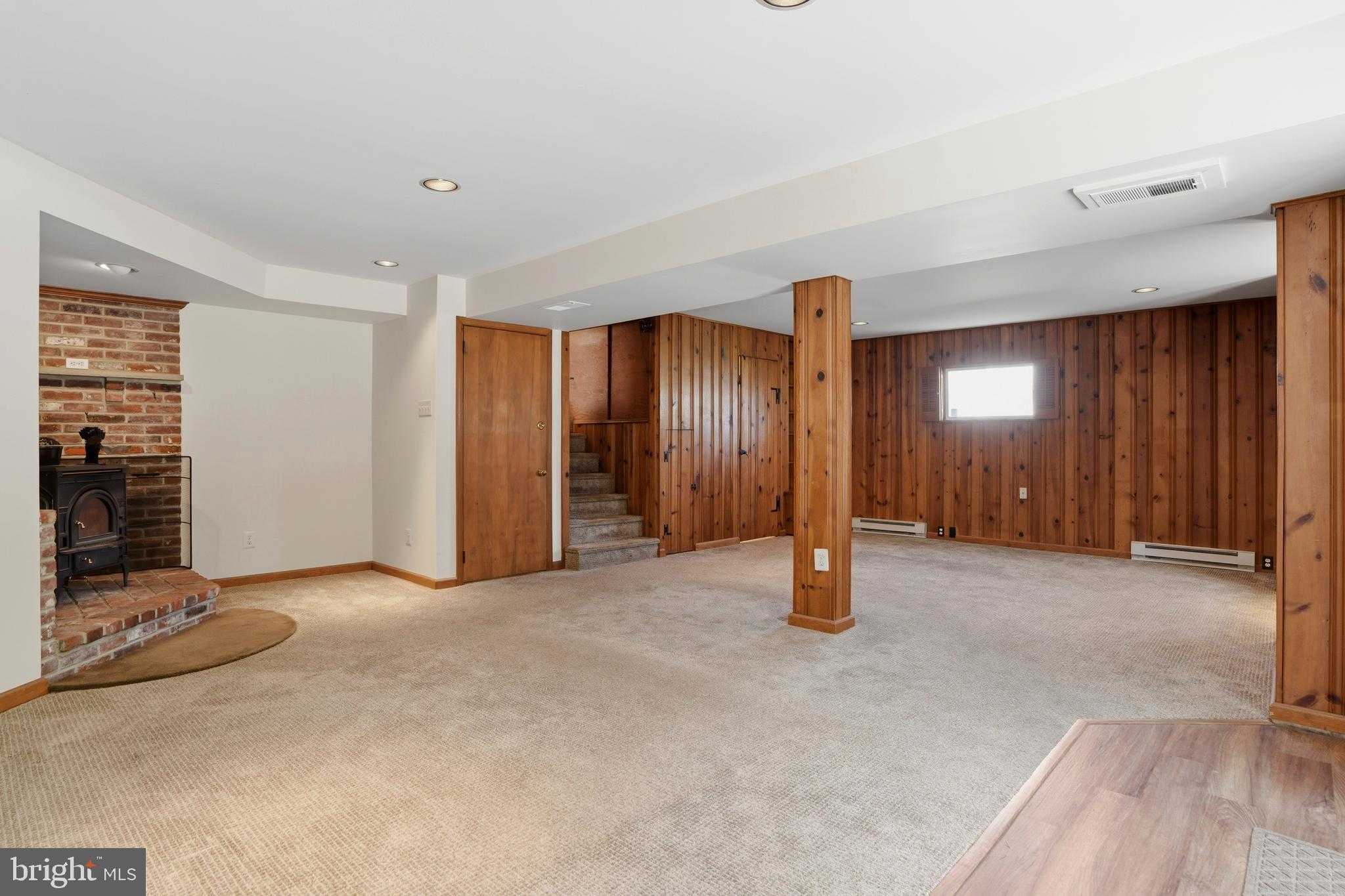 56 Cobblestone Dr photo 18