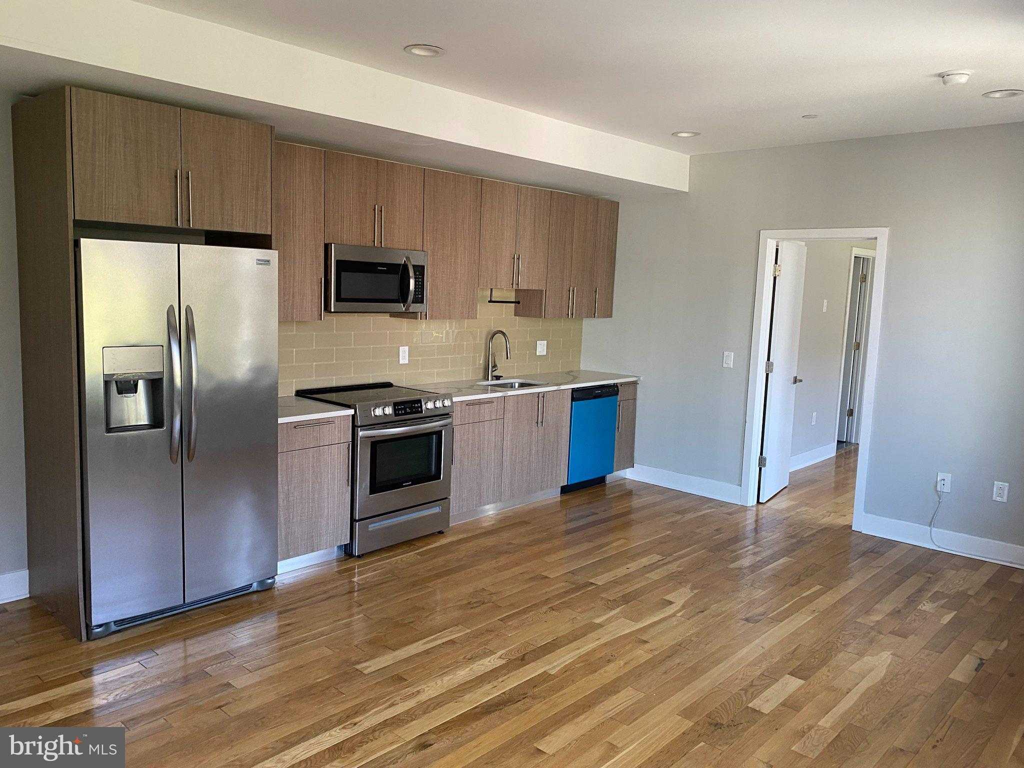 1642 Cambridge St photo 30