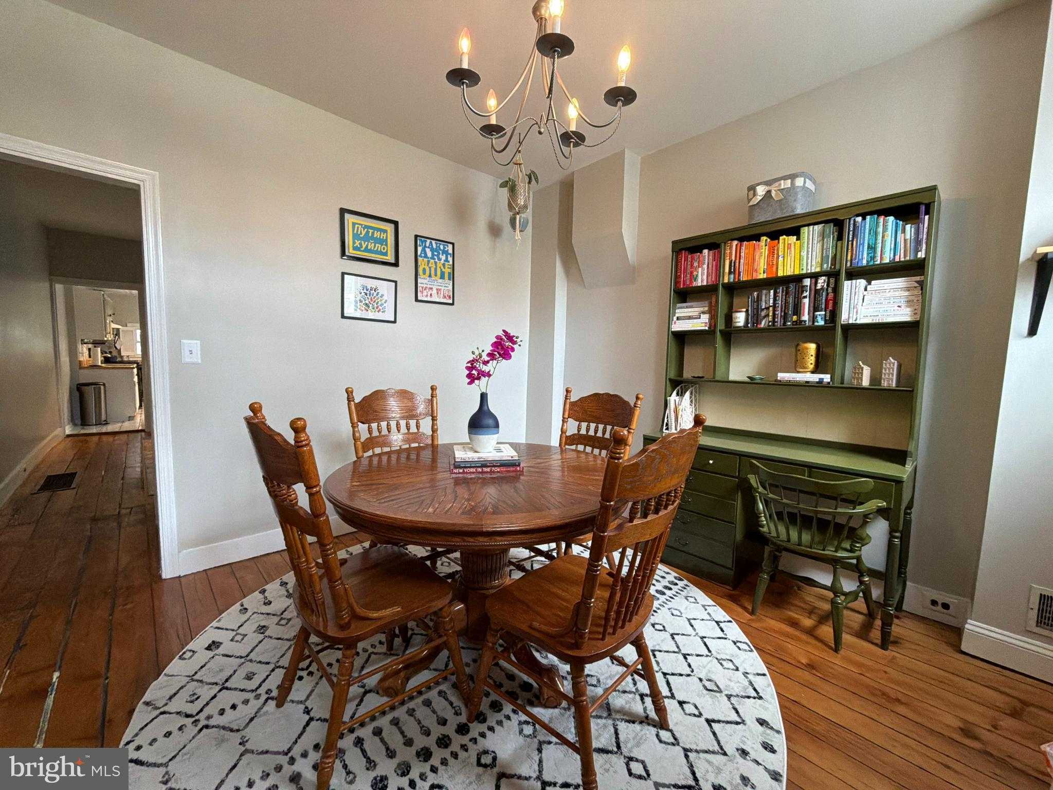 1322 Penn St photo 2