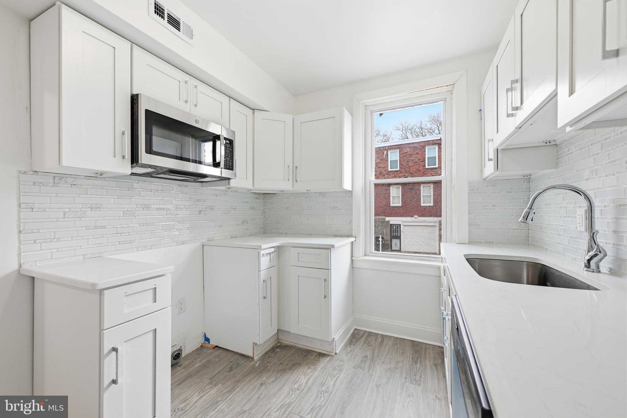 1827 W Cheltenham Ave photo 24