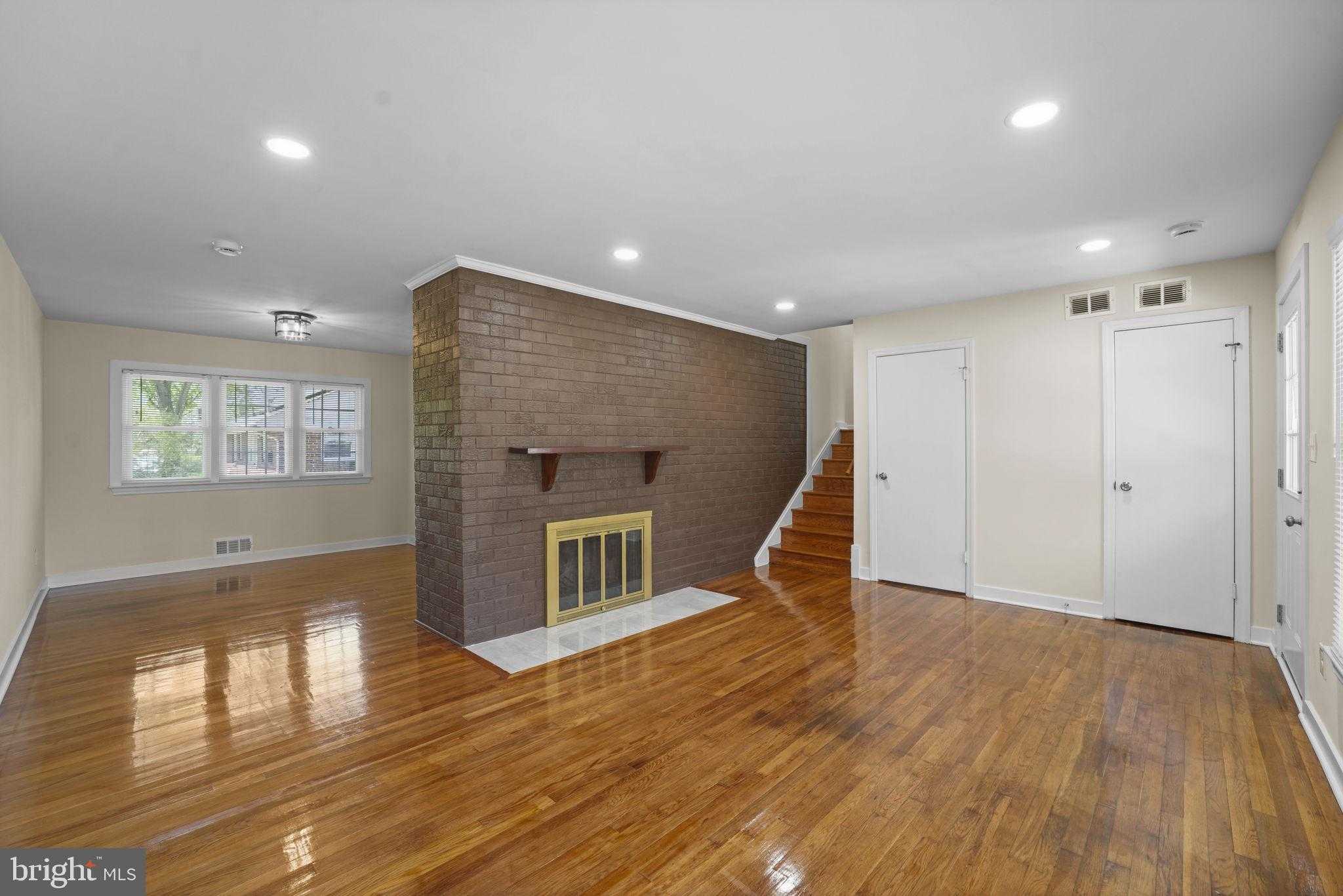 8405 Ravenswood Rd photo 11