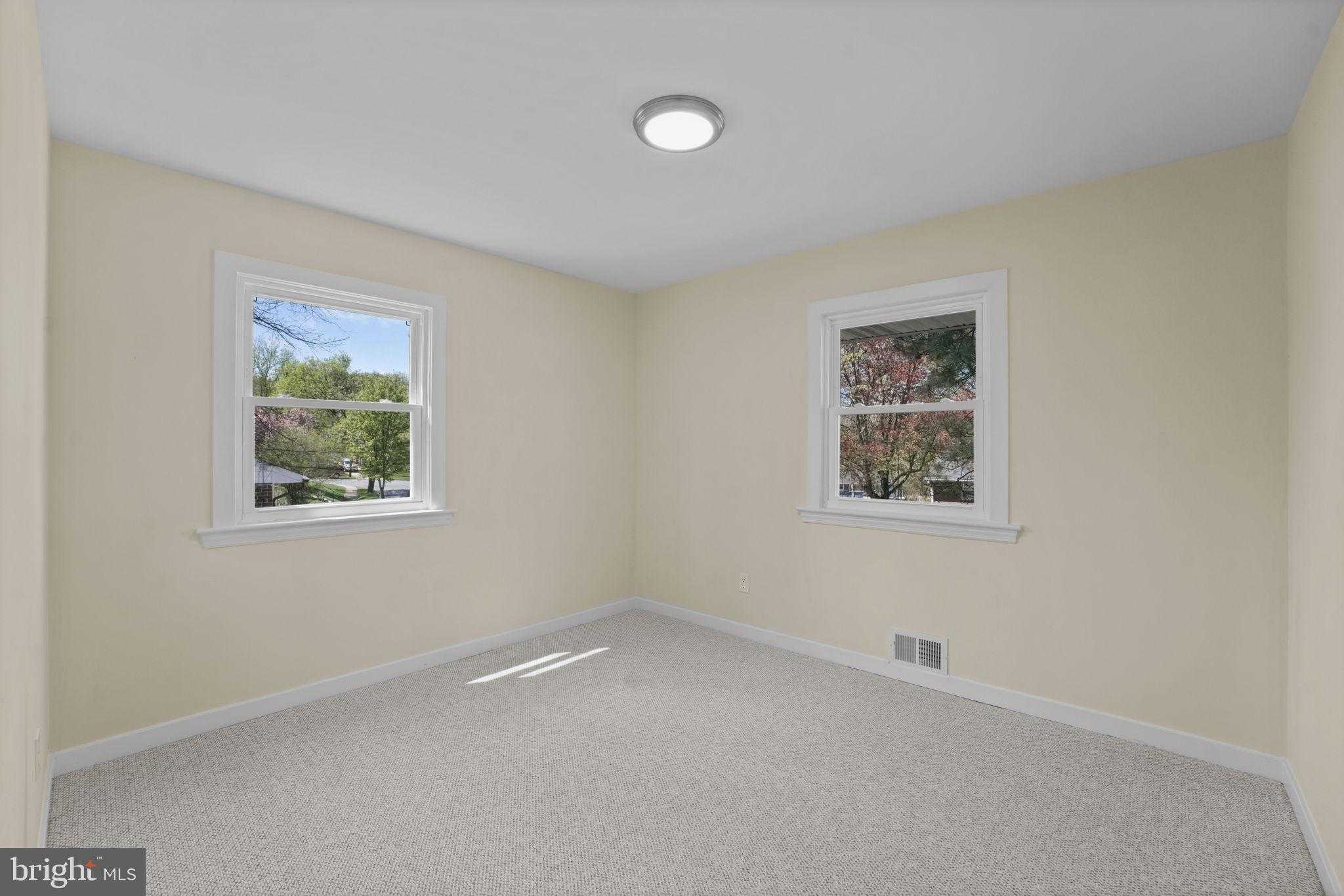 8405 Ravenswood Rd photo 33