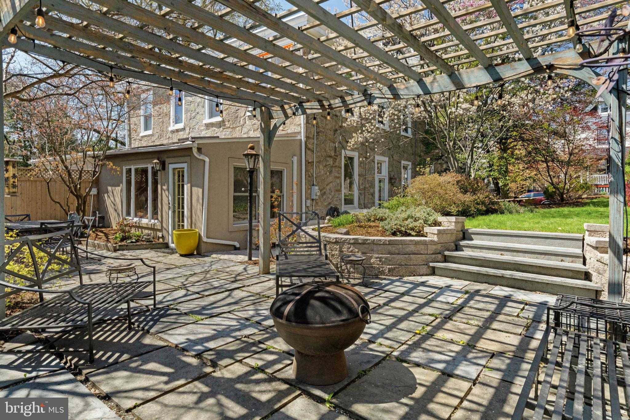 3534 Ainslie St photo 102