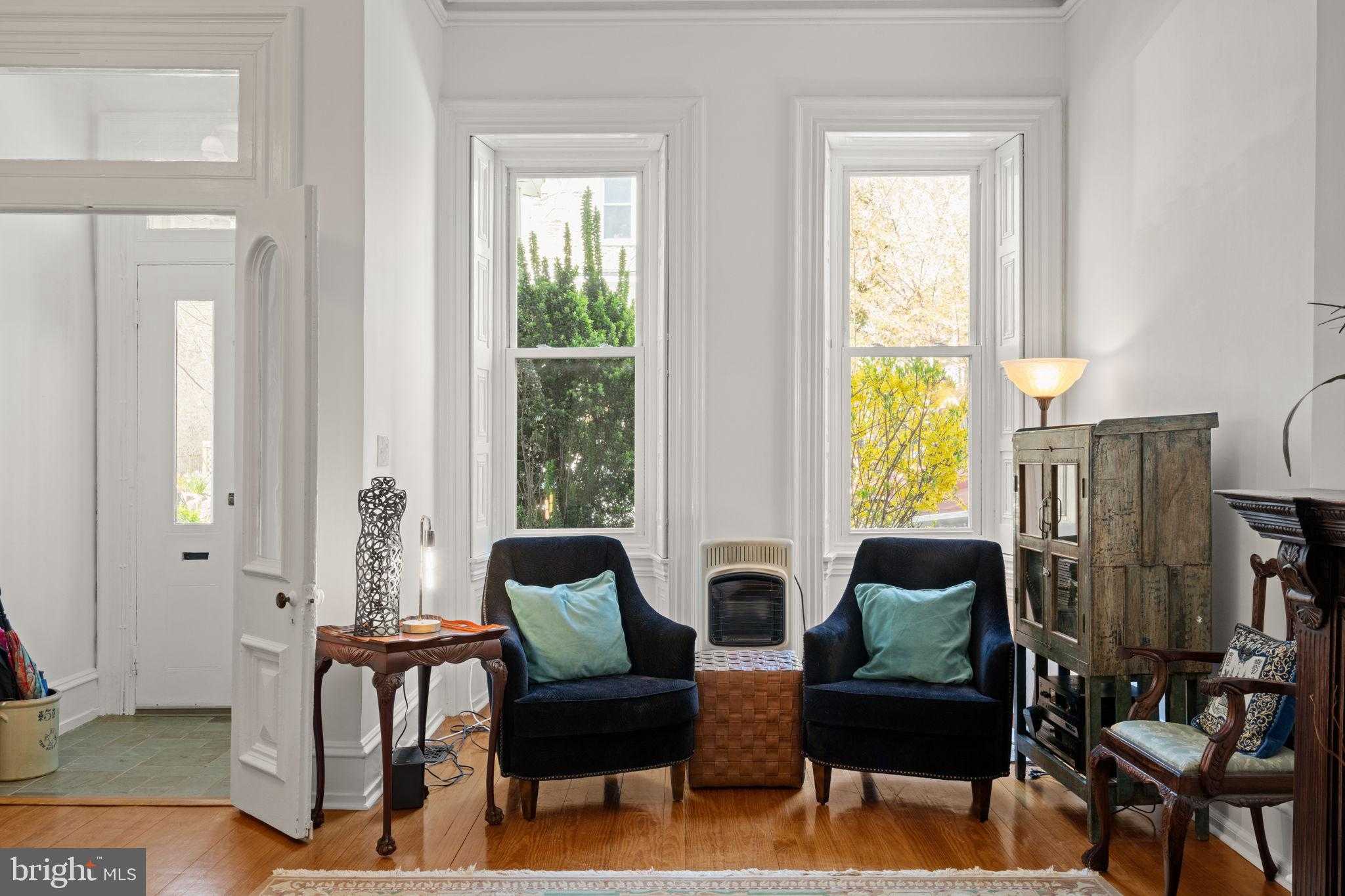 3534 Ainslie St photo 19