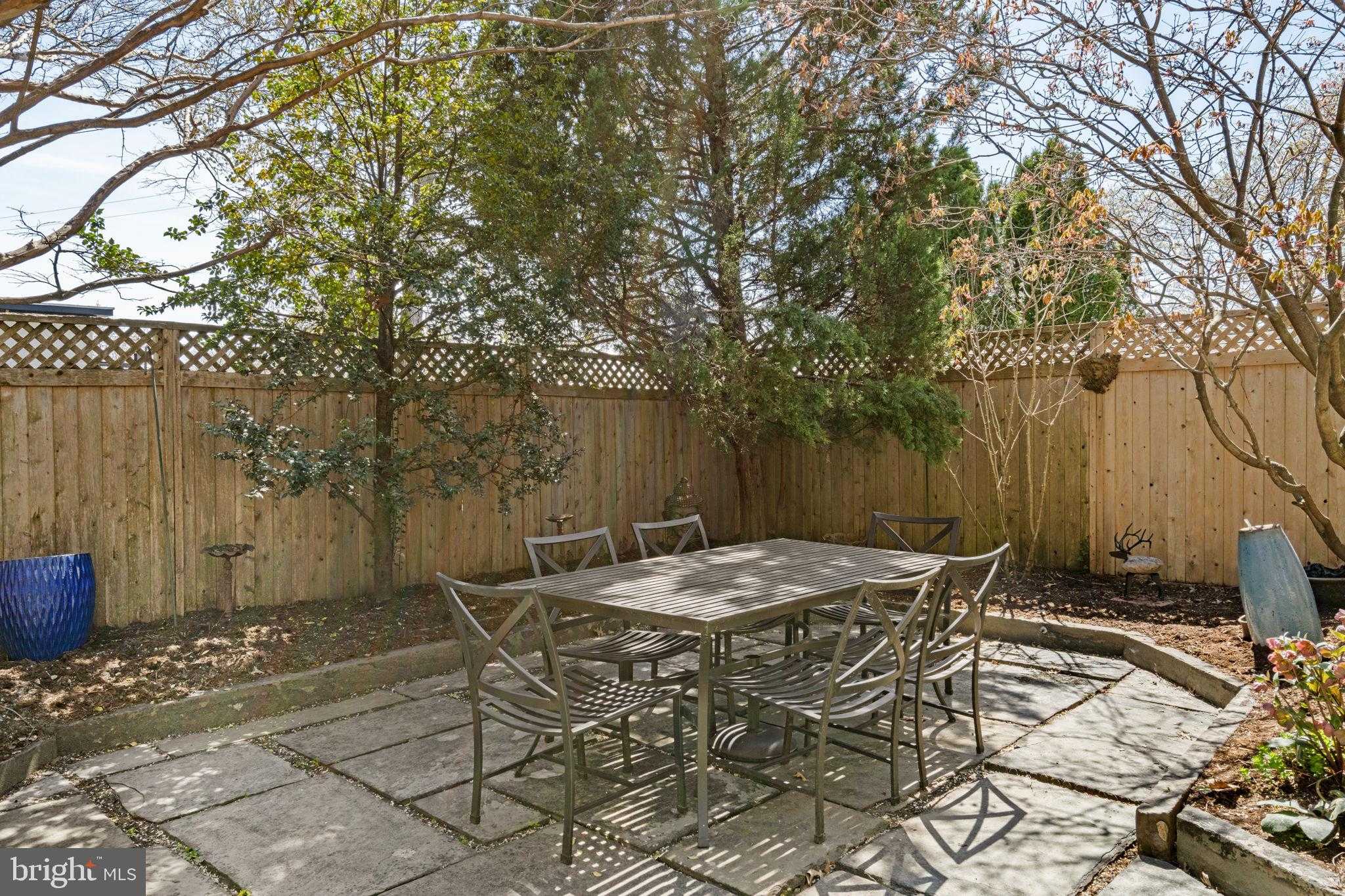 3534 Ainslie St photo 96