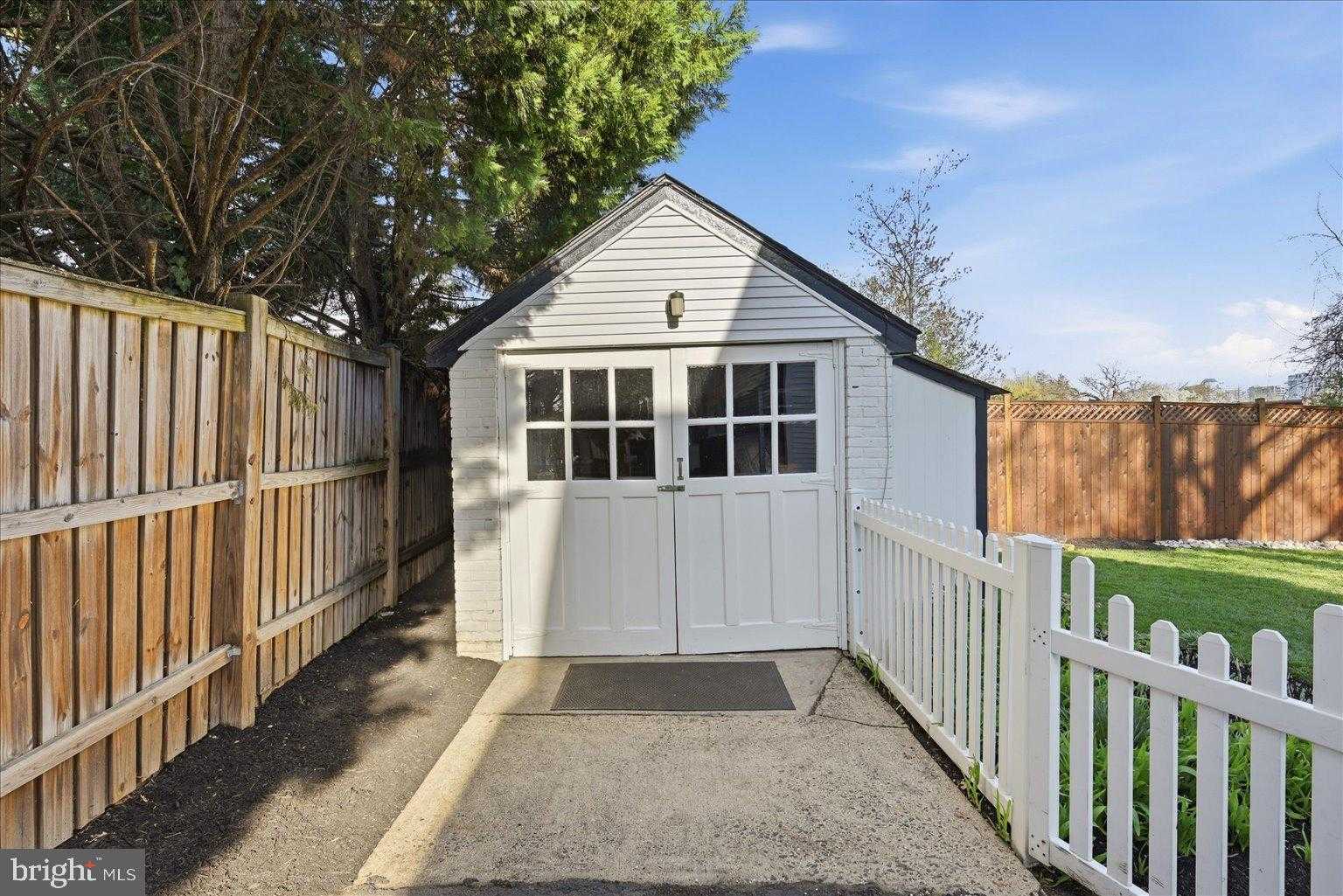 1319 N Wakefield St photo 50