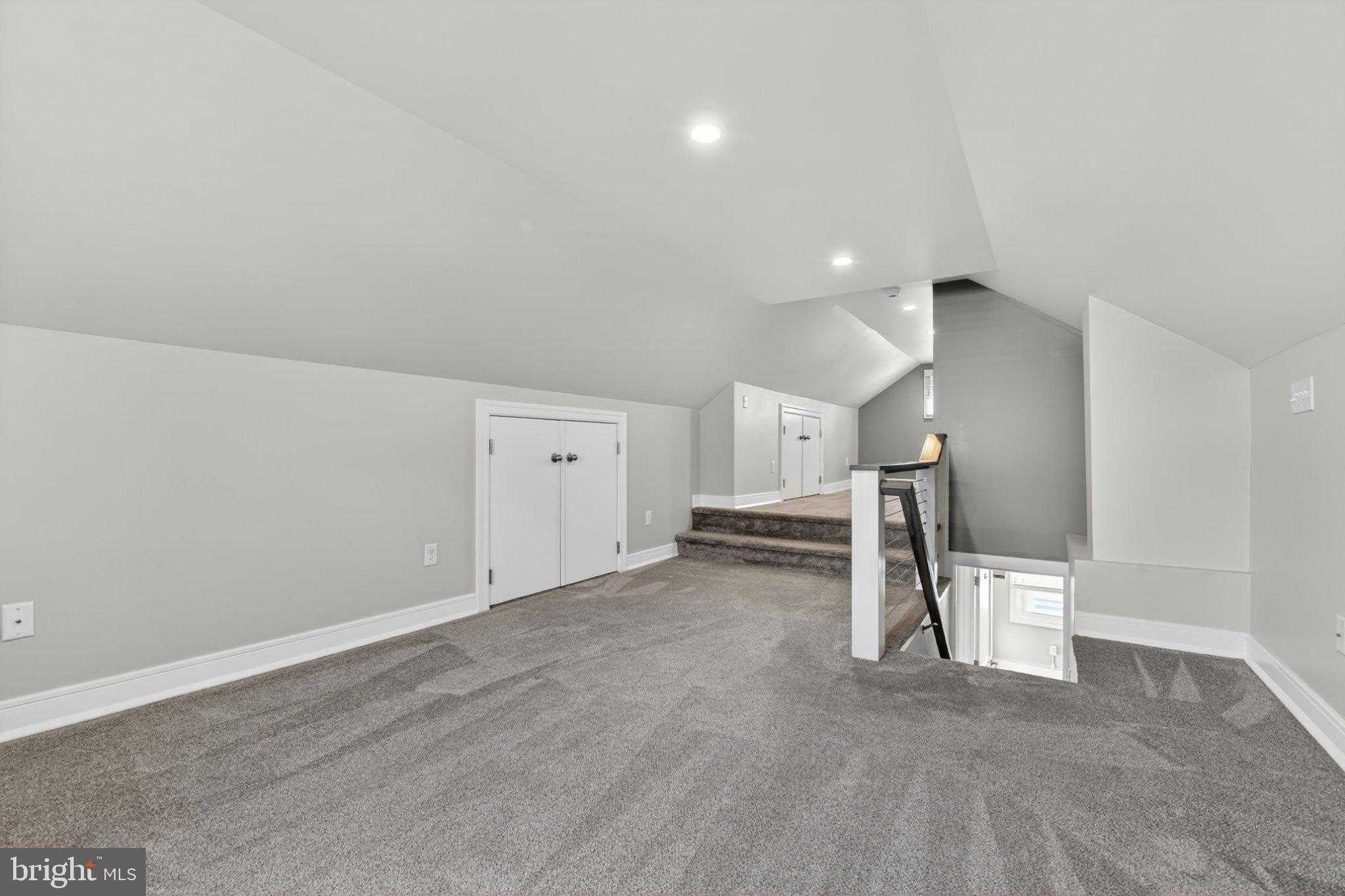 524 Harding Ave photo 17