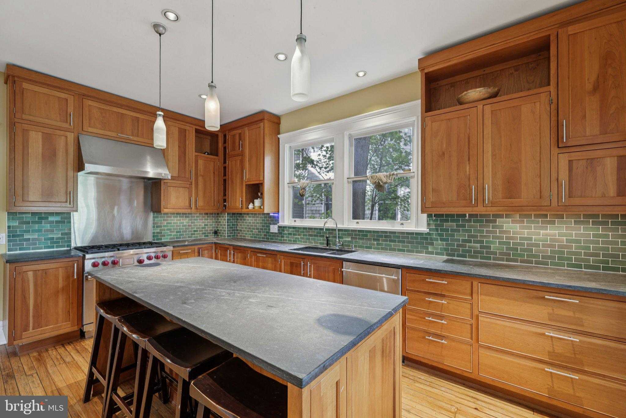 101 Woodlawn Rd photo 21