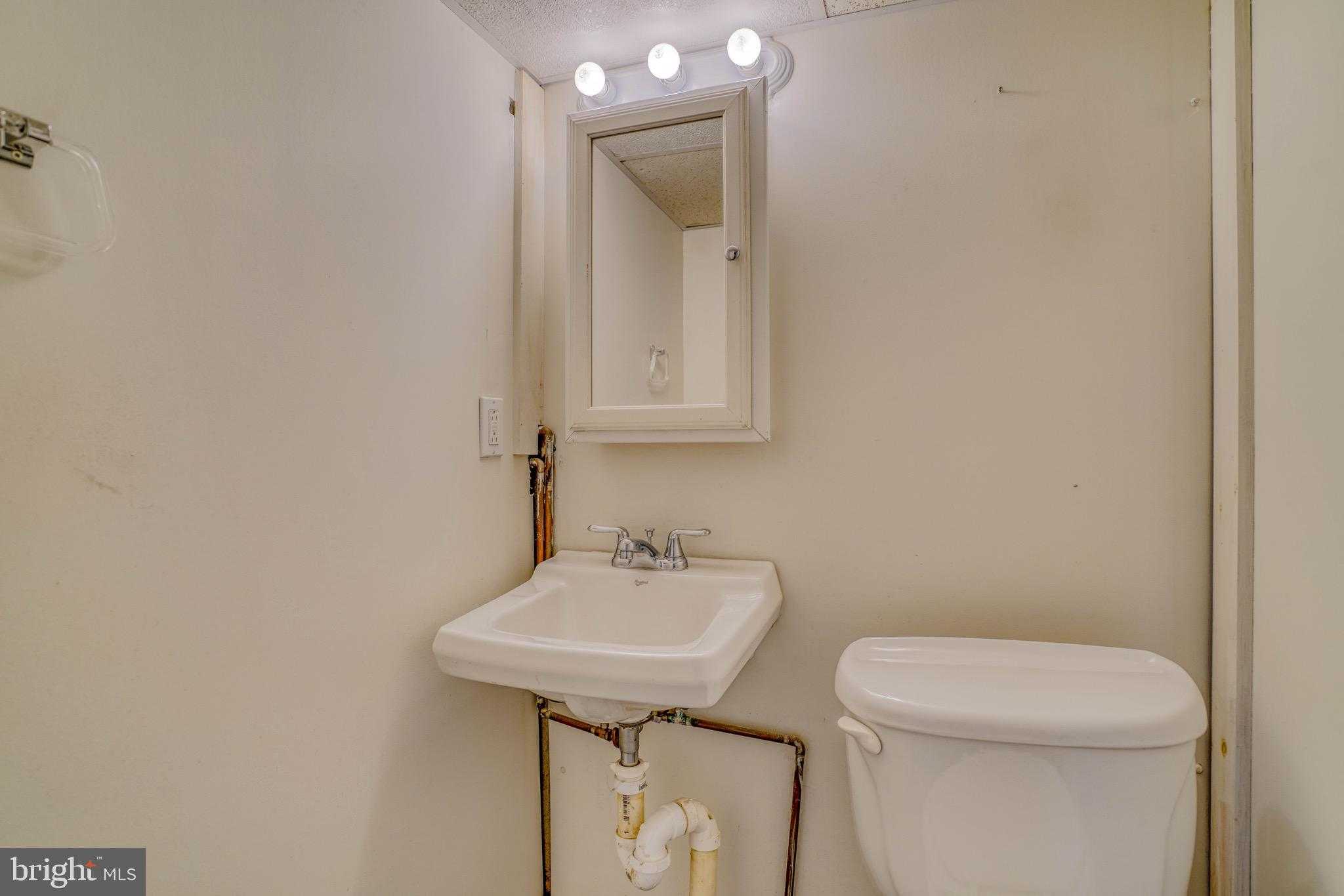 3271 Edgemont St photo 27