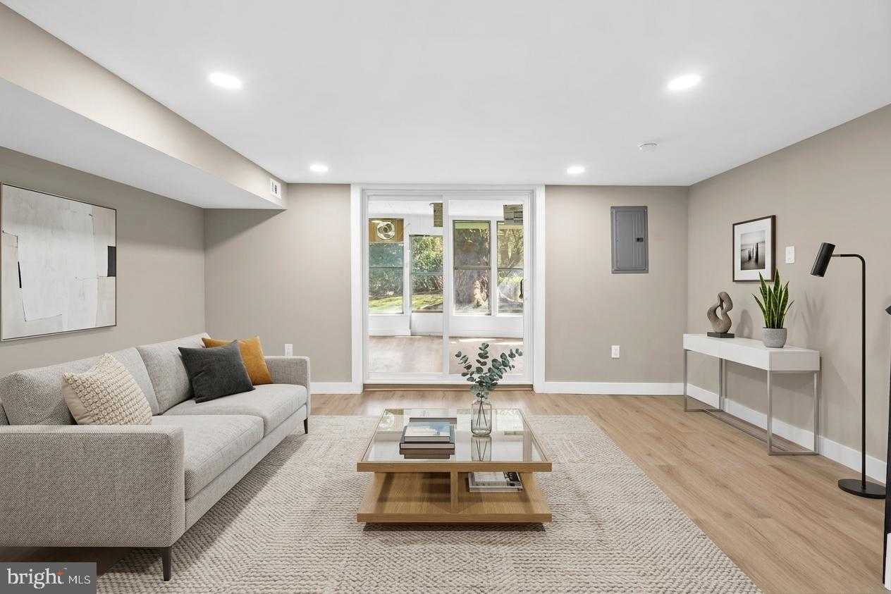 10755 Jeanes St photo 21