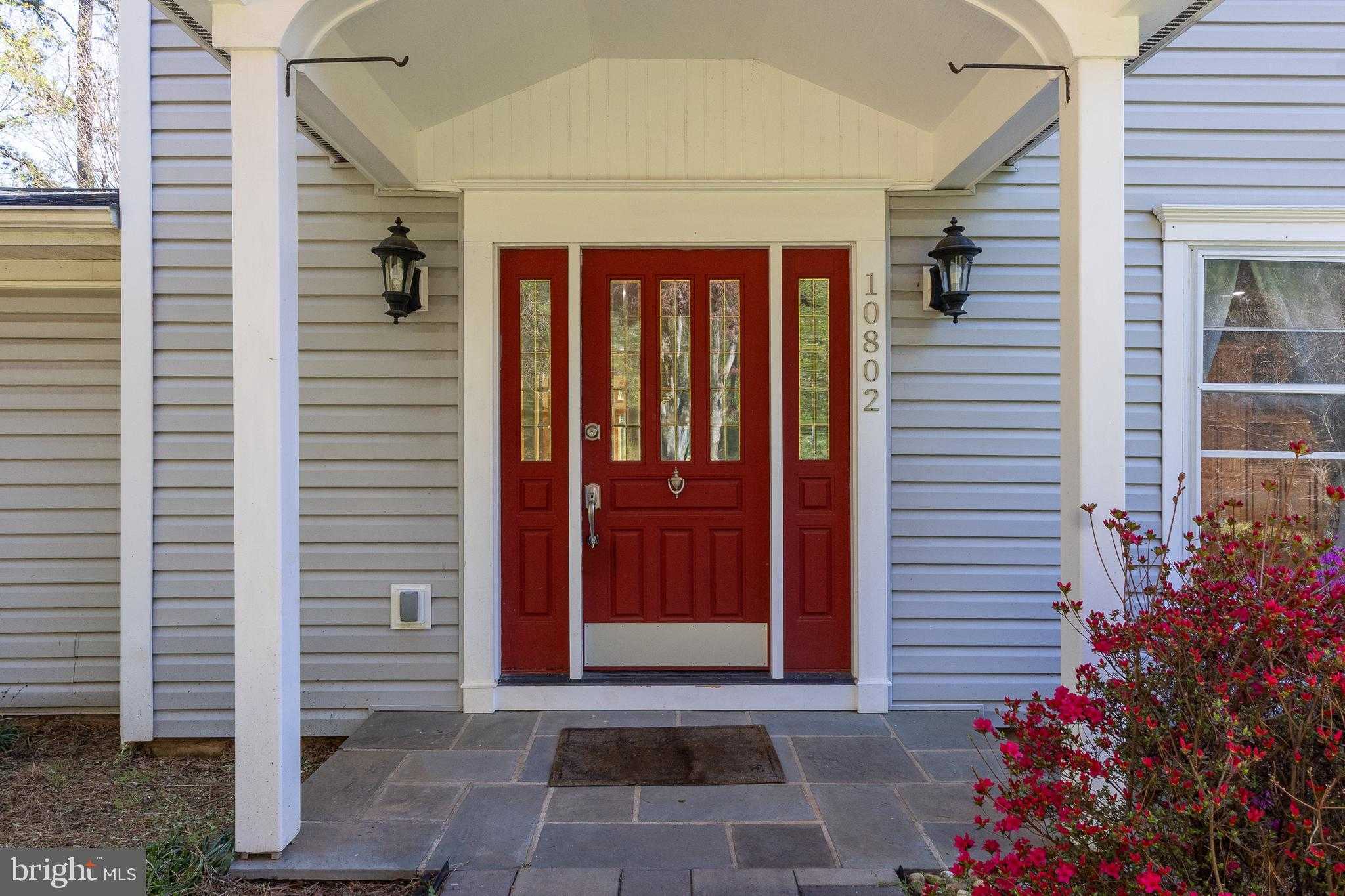 10802 Oldfield Dr photo 4