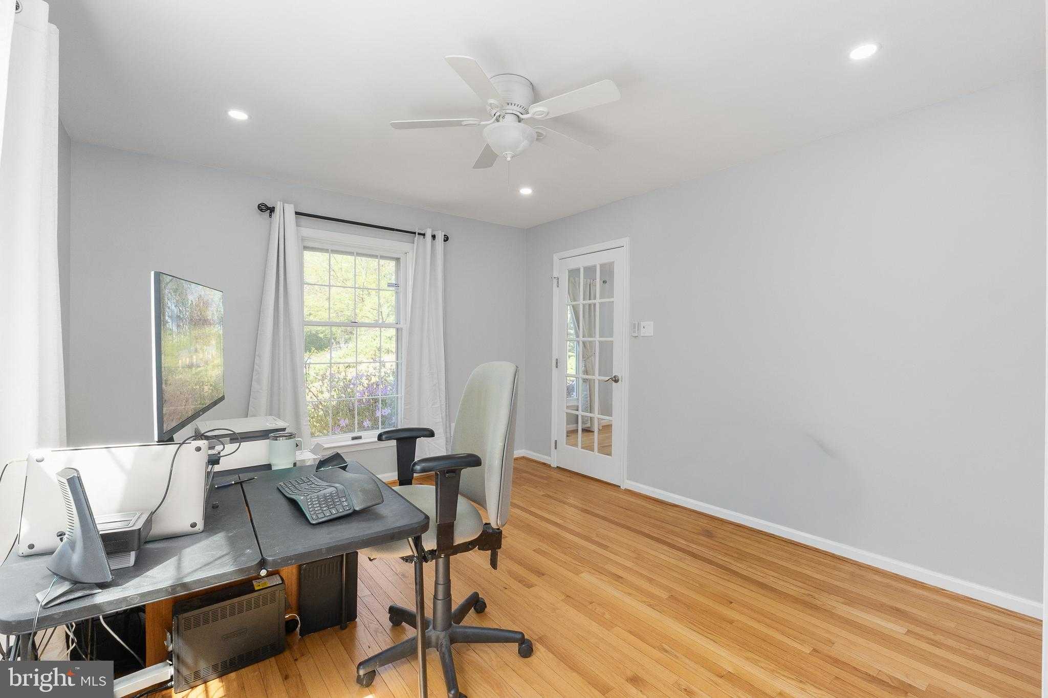 10802 Oldfield Dr photo 7