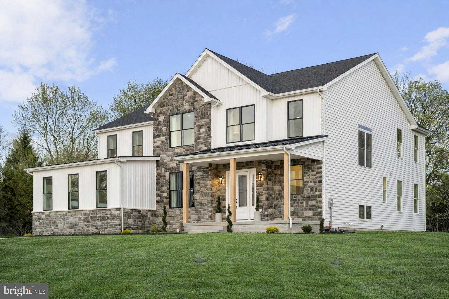 906 Collegeville Rd, Phoenixville