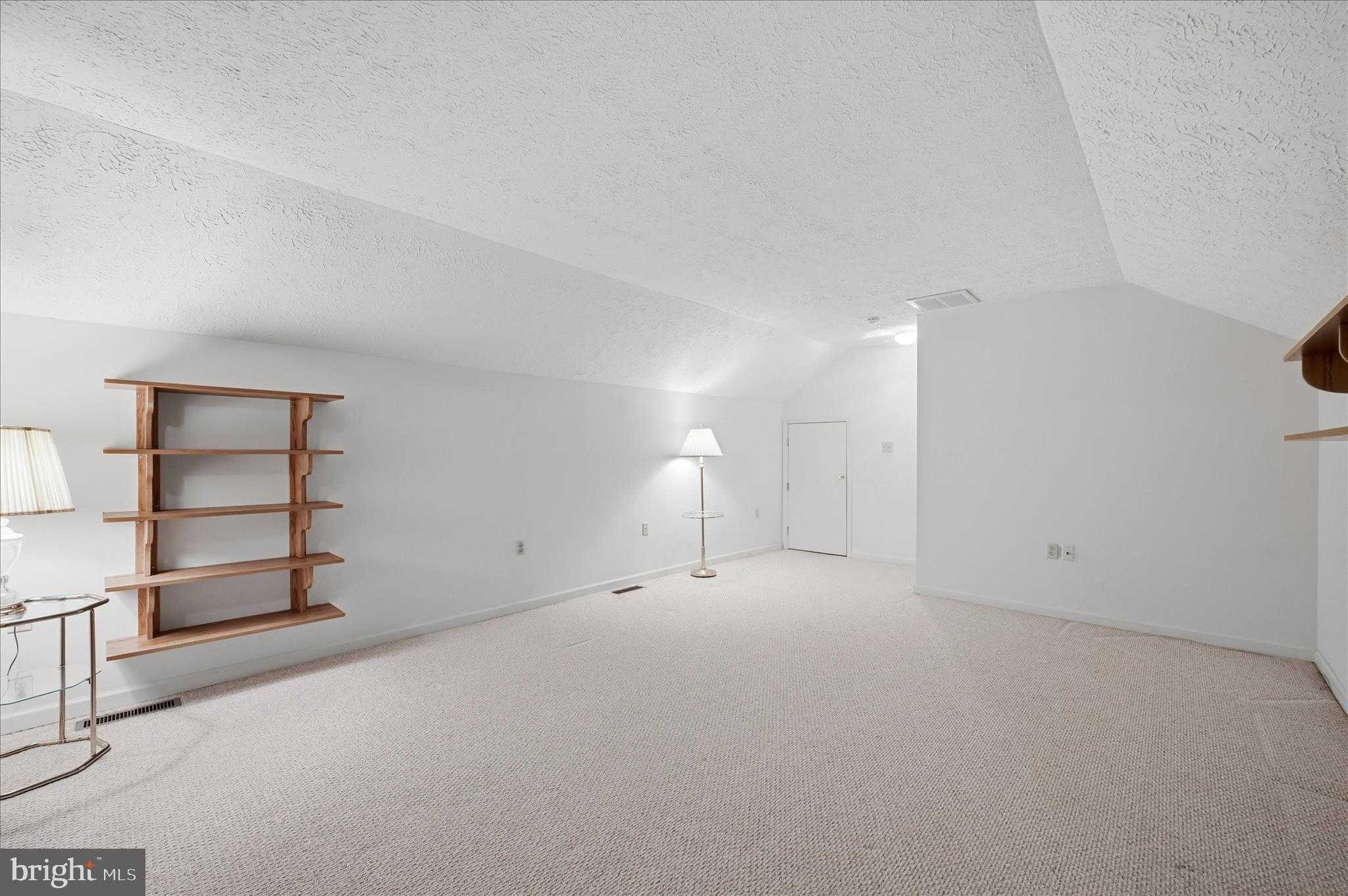 231 Bentley Ave photo 45