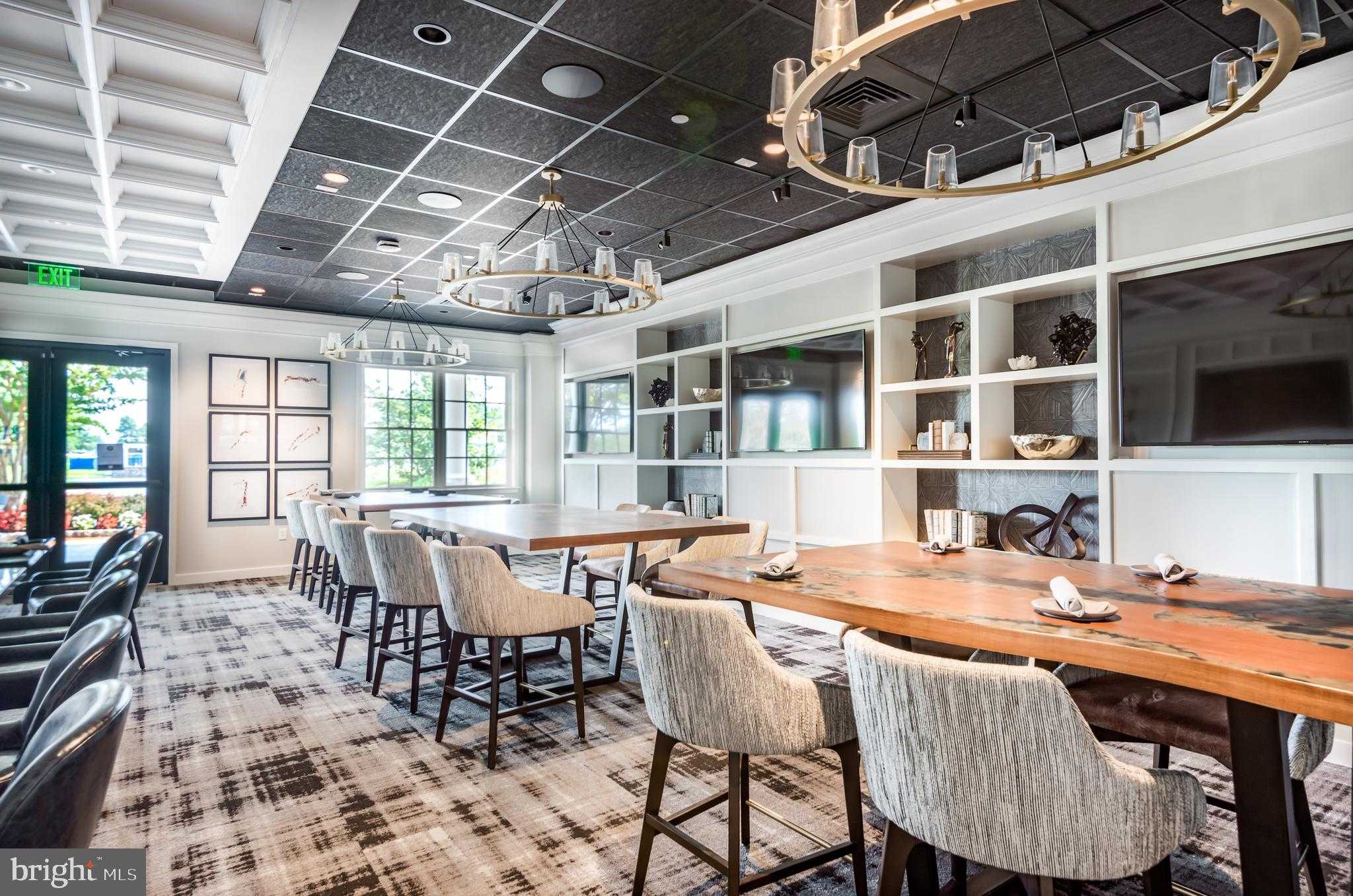 5800 Waterloo Bridge Cir photo 81