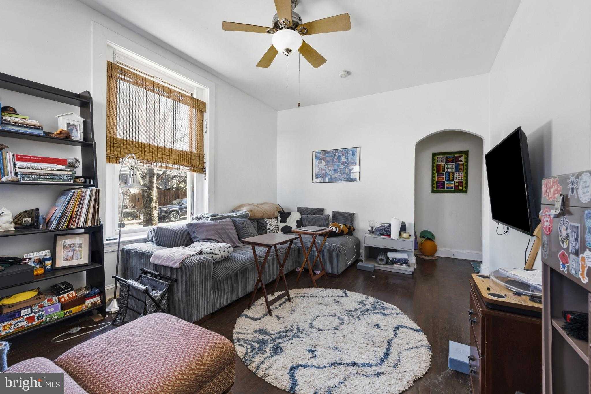 339 E 31st St photo 24