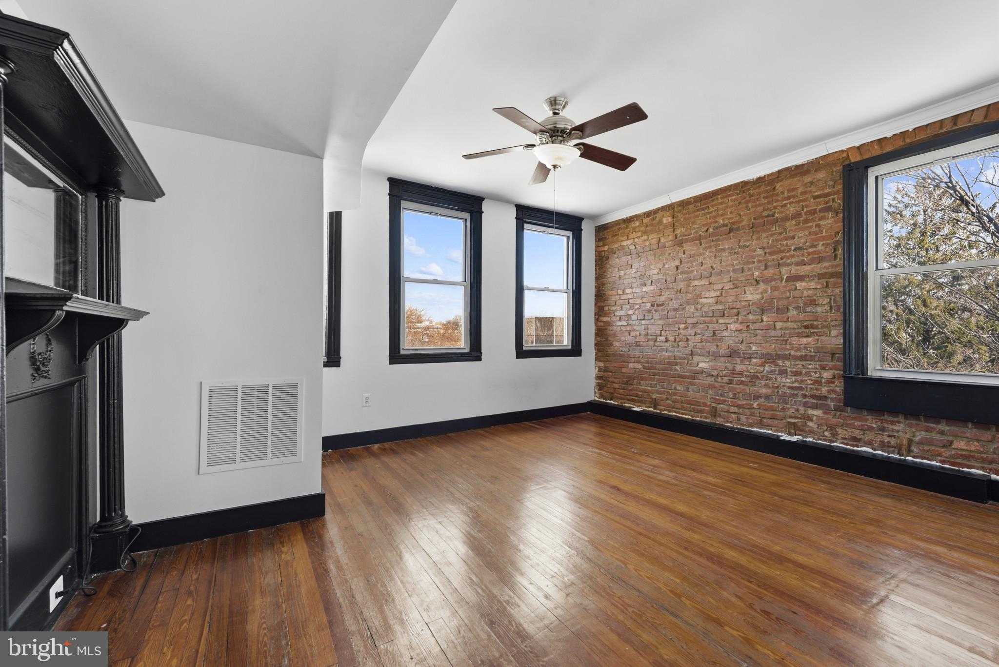 339 E 31st St photo 5