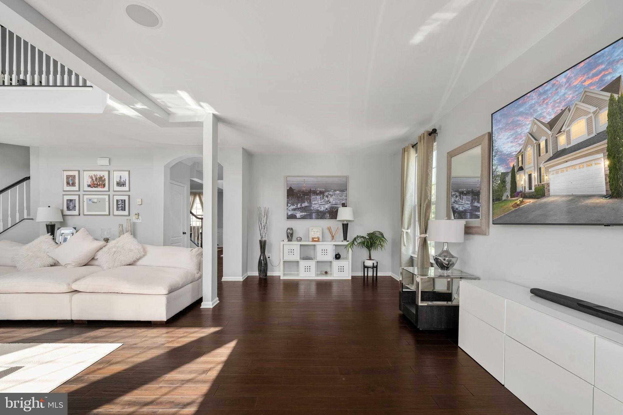 127 Coachman Cir photo 18