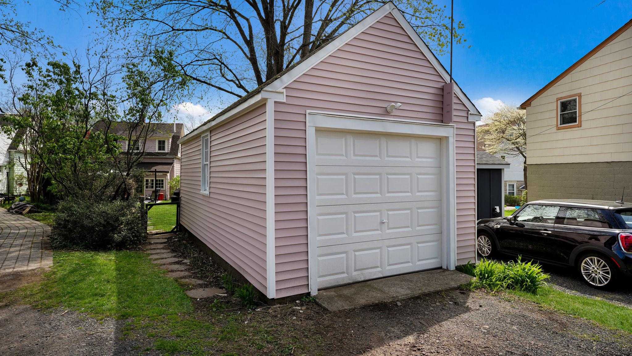 51 Hillside Ave photo 25