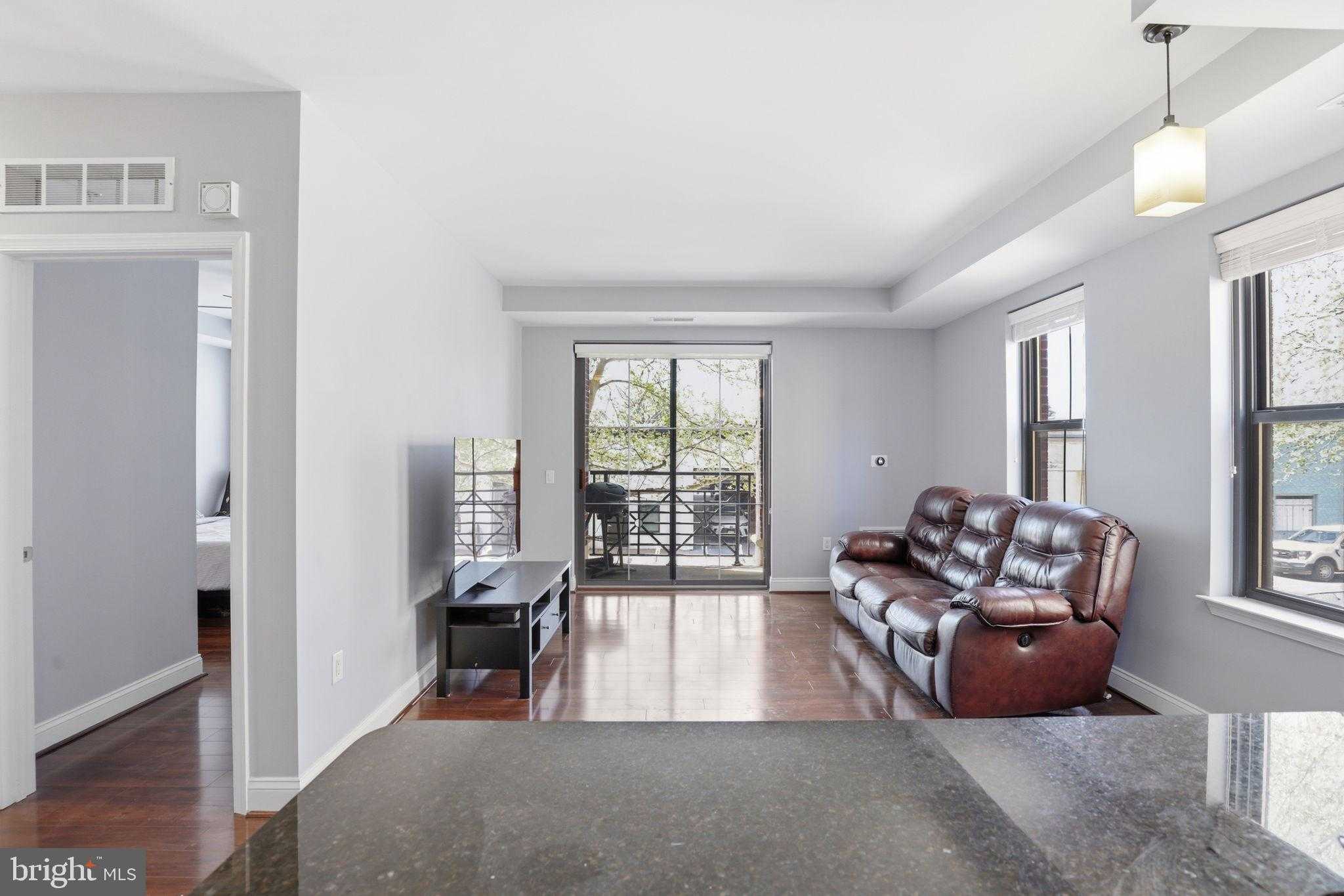 1111 Oronoco St Unit 225 photo 3