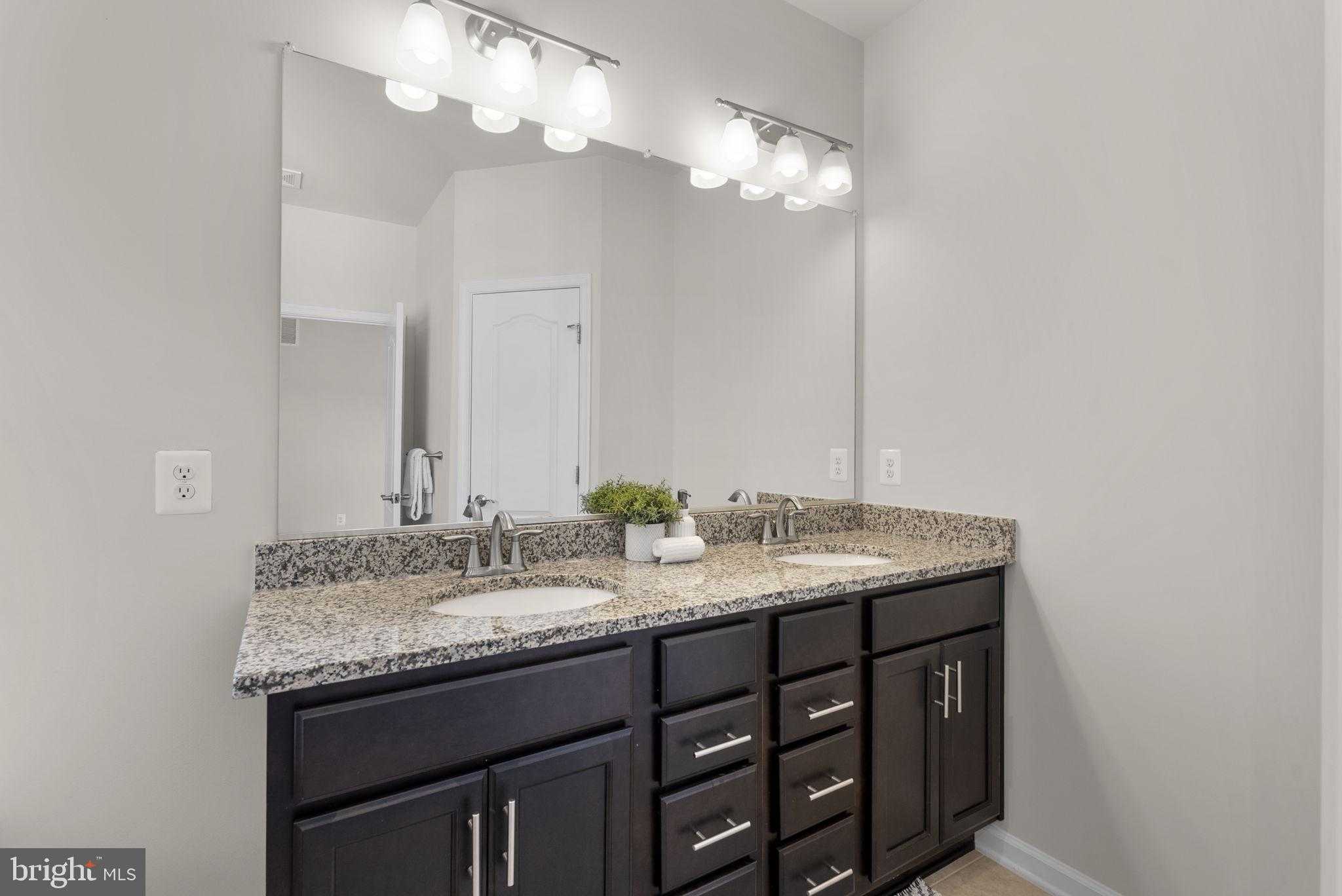 8312 Meadowood Dr photo 32