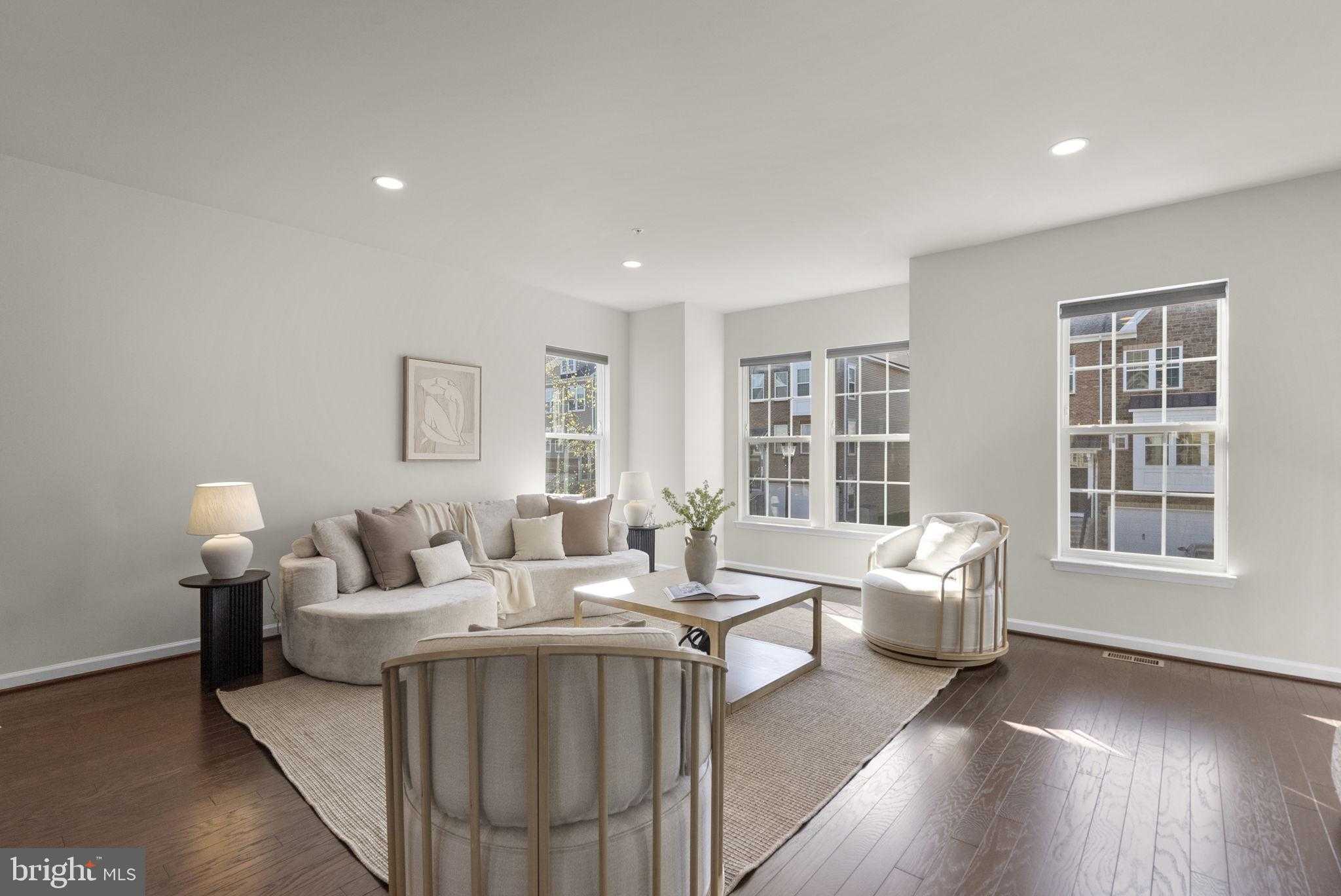 8312 Meadowood Dr photo 5