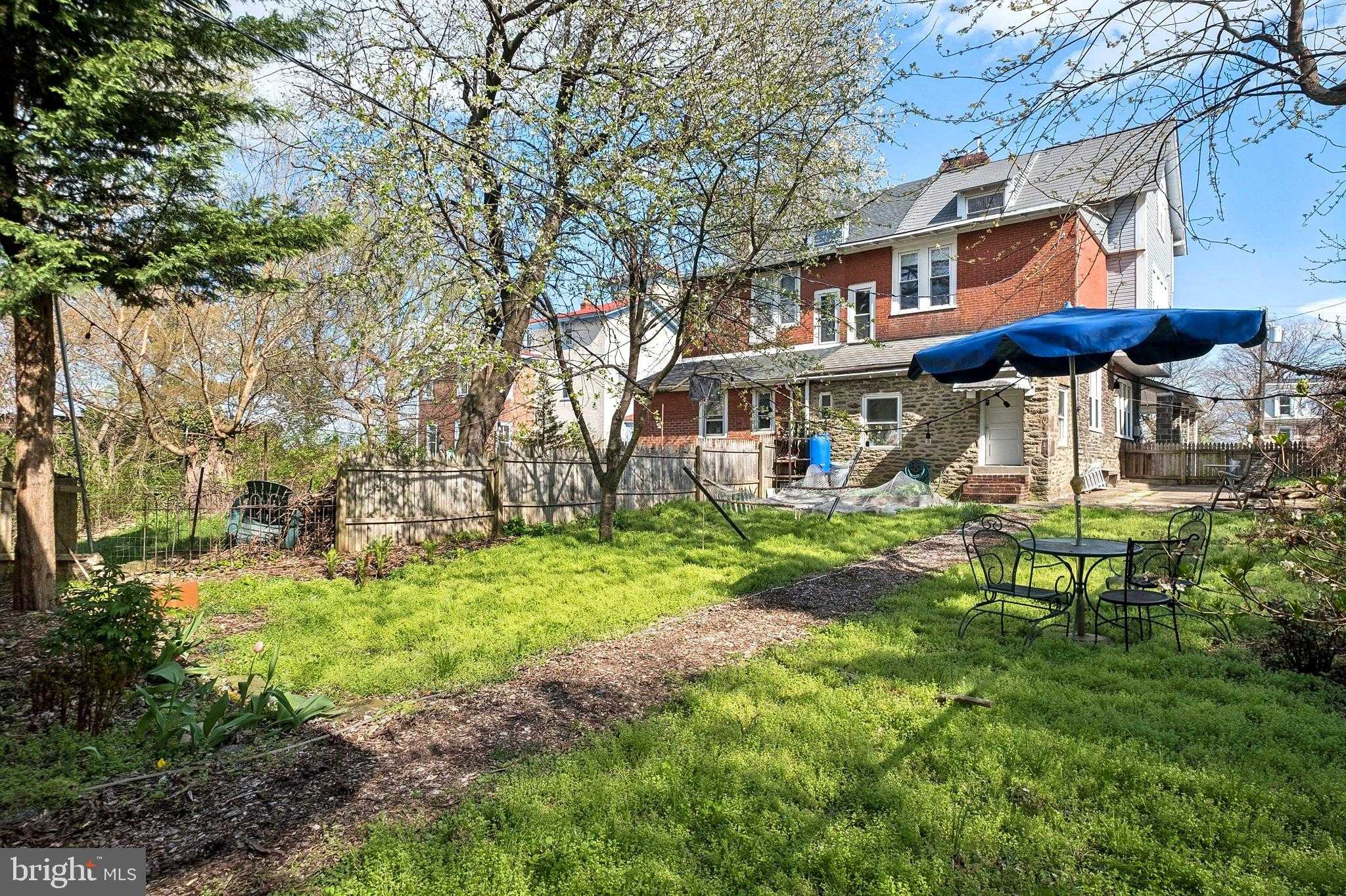 423 E High St photo 37