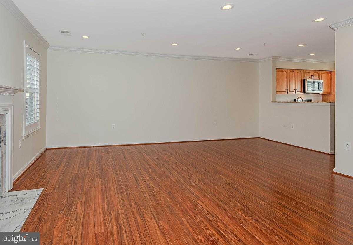 2412 Wentworth Dr photo 7