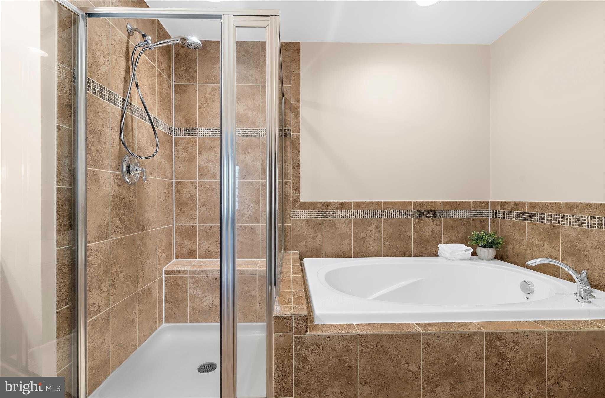 346 Chessington Dr photo 21