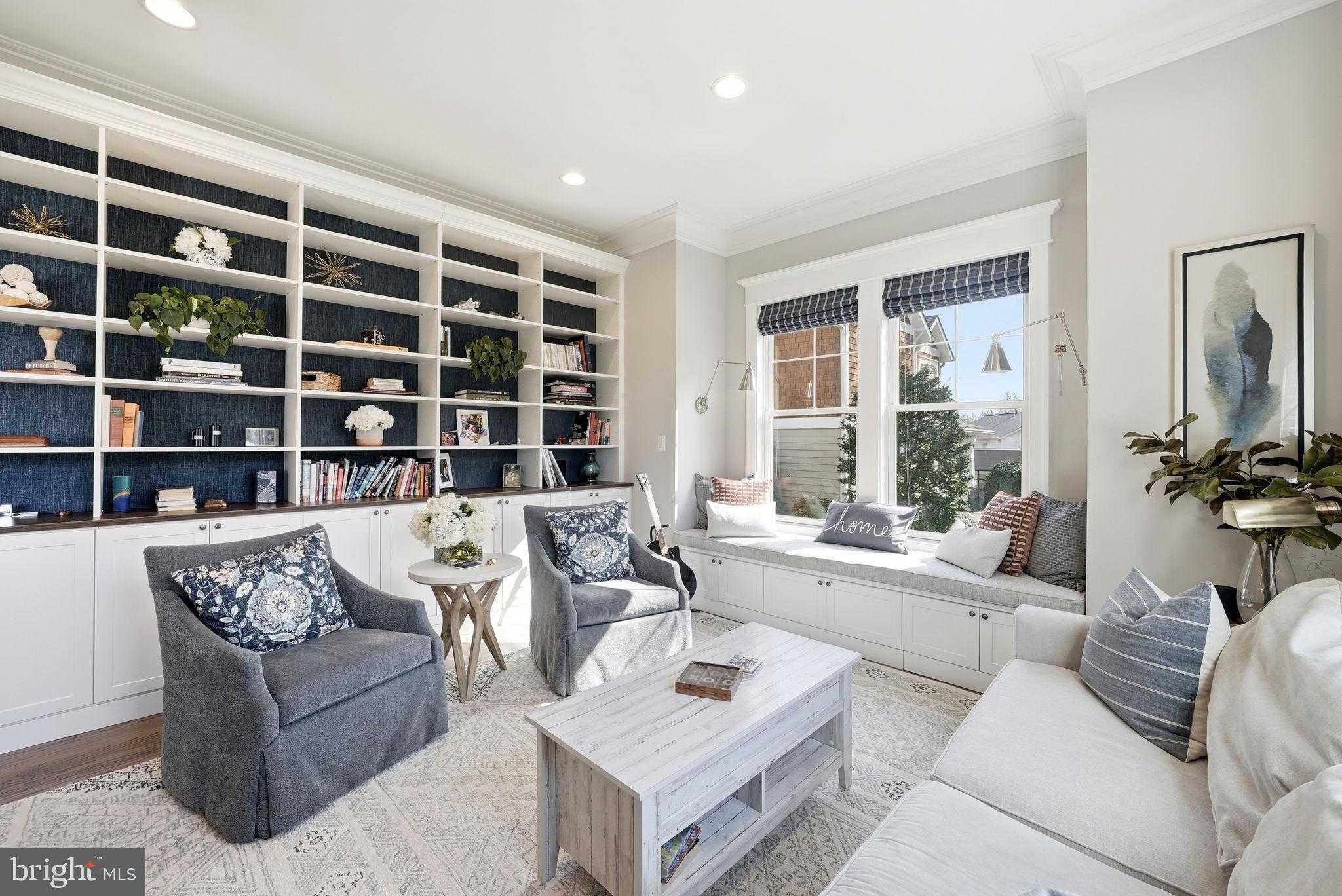 427 Orchard St NW photo 3