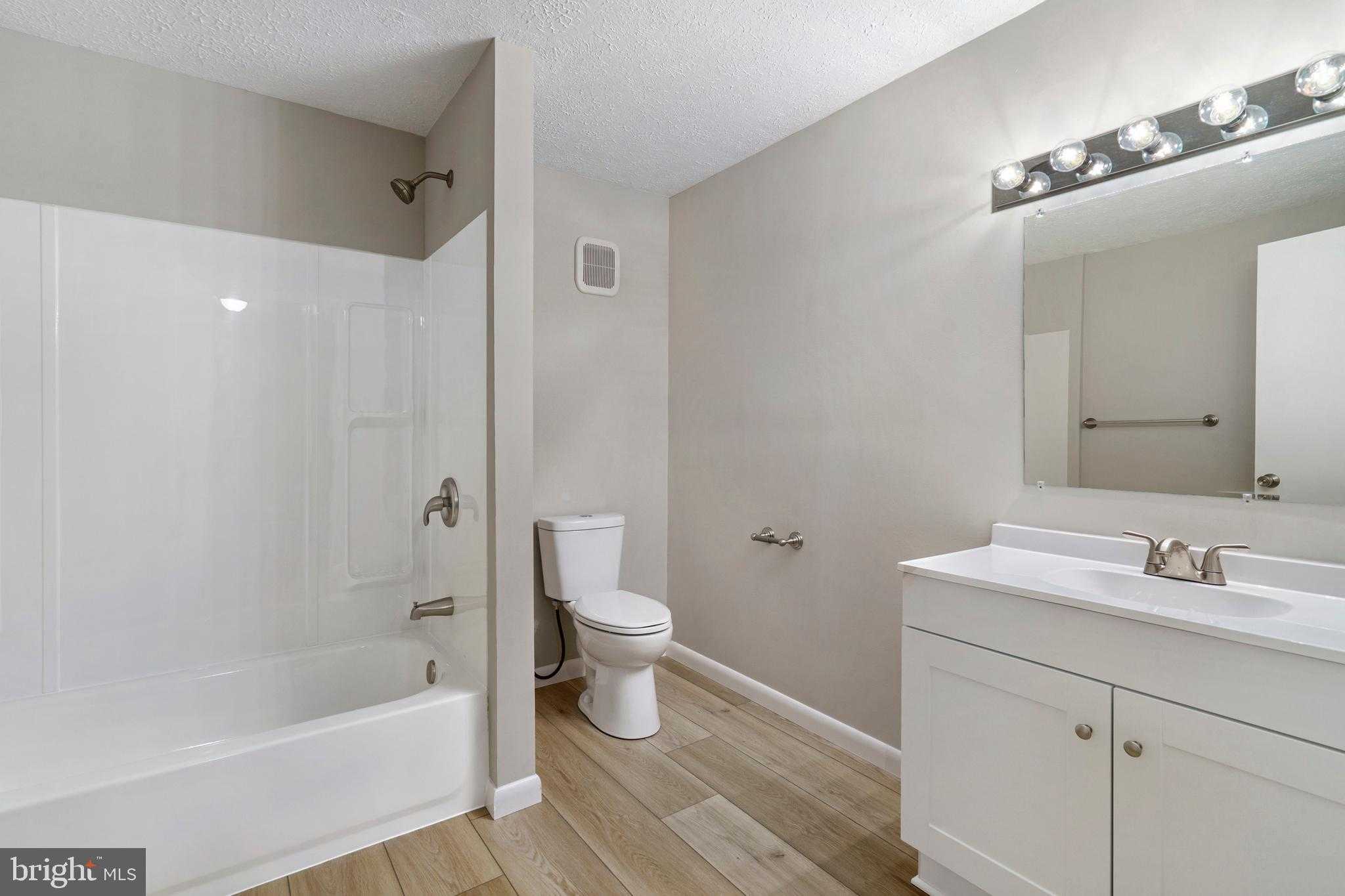 924 Kaufman Ave photo 18