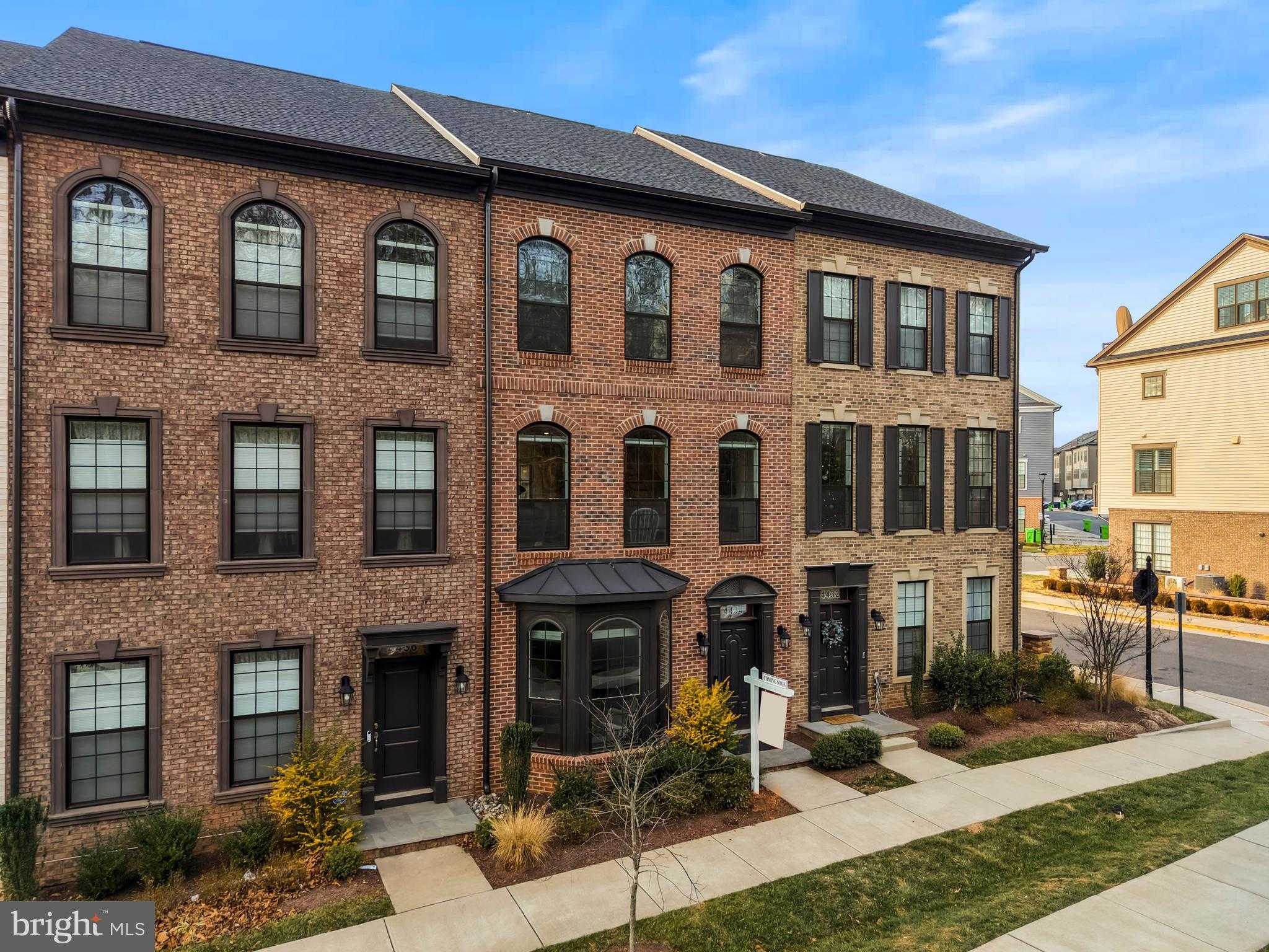 4434 Fair Lakes CT photo 2