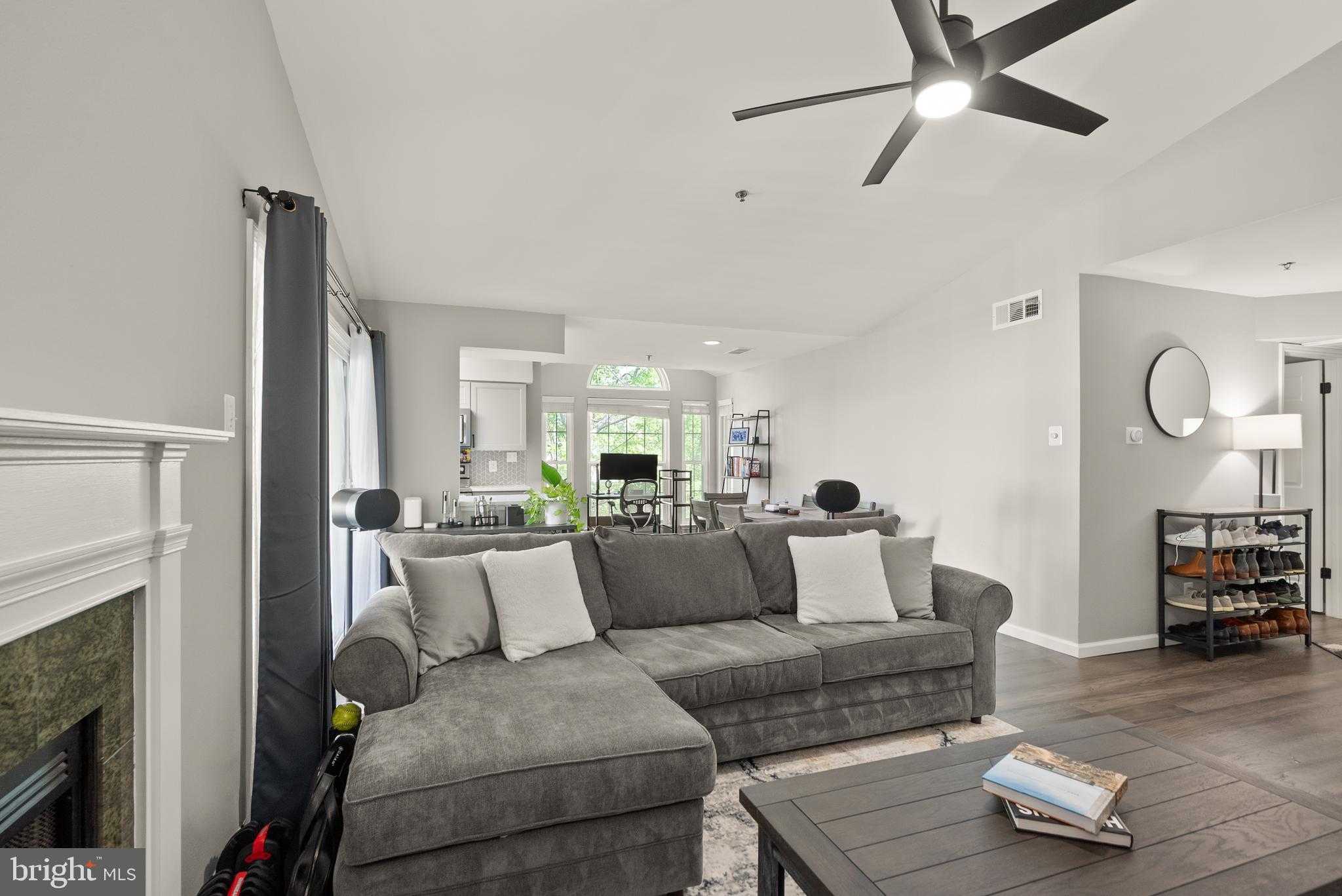 1504 Lincoln Way Unit 406 photo 11