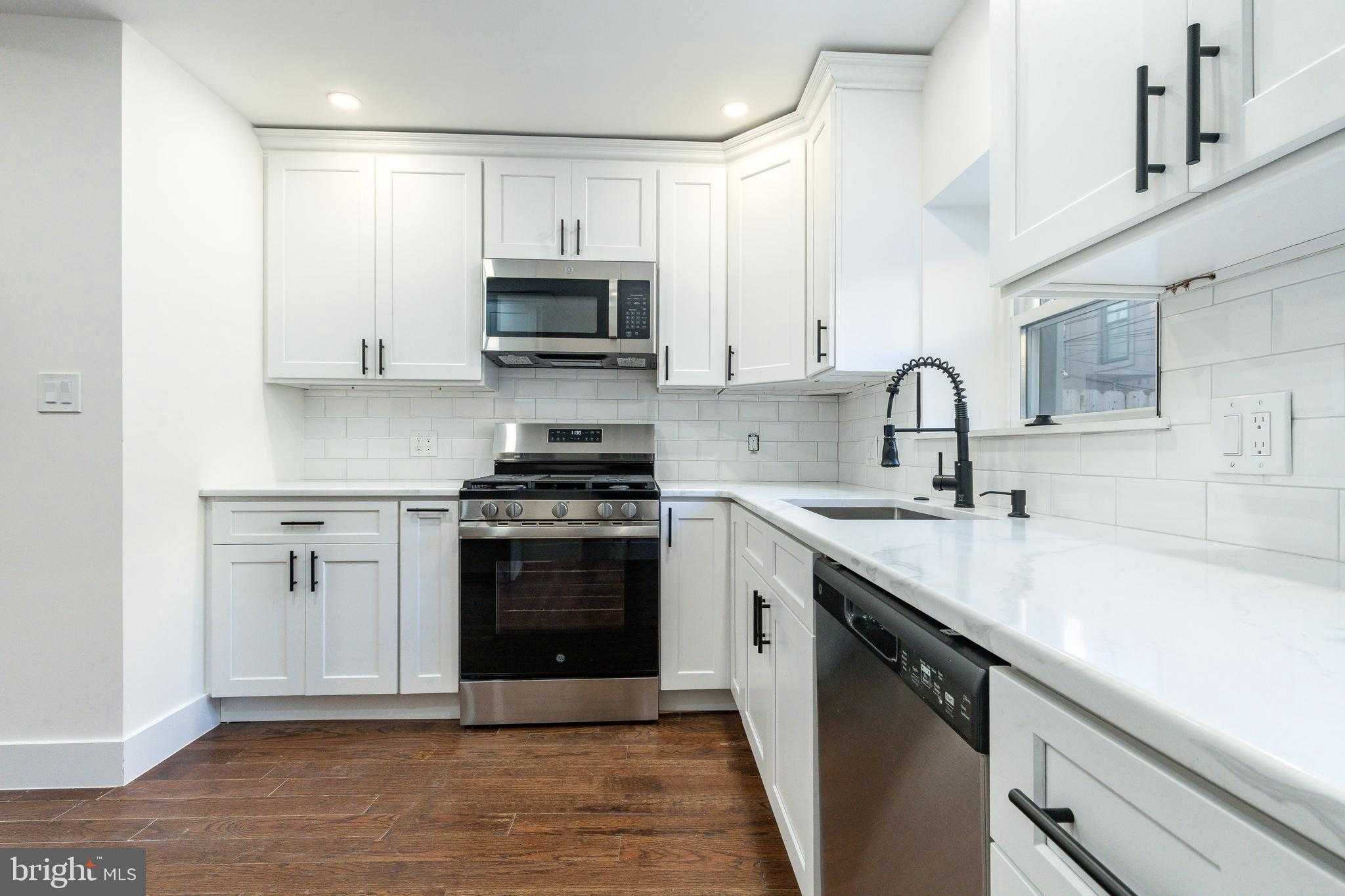 1905 S Alder St photo 9