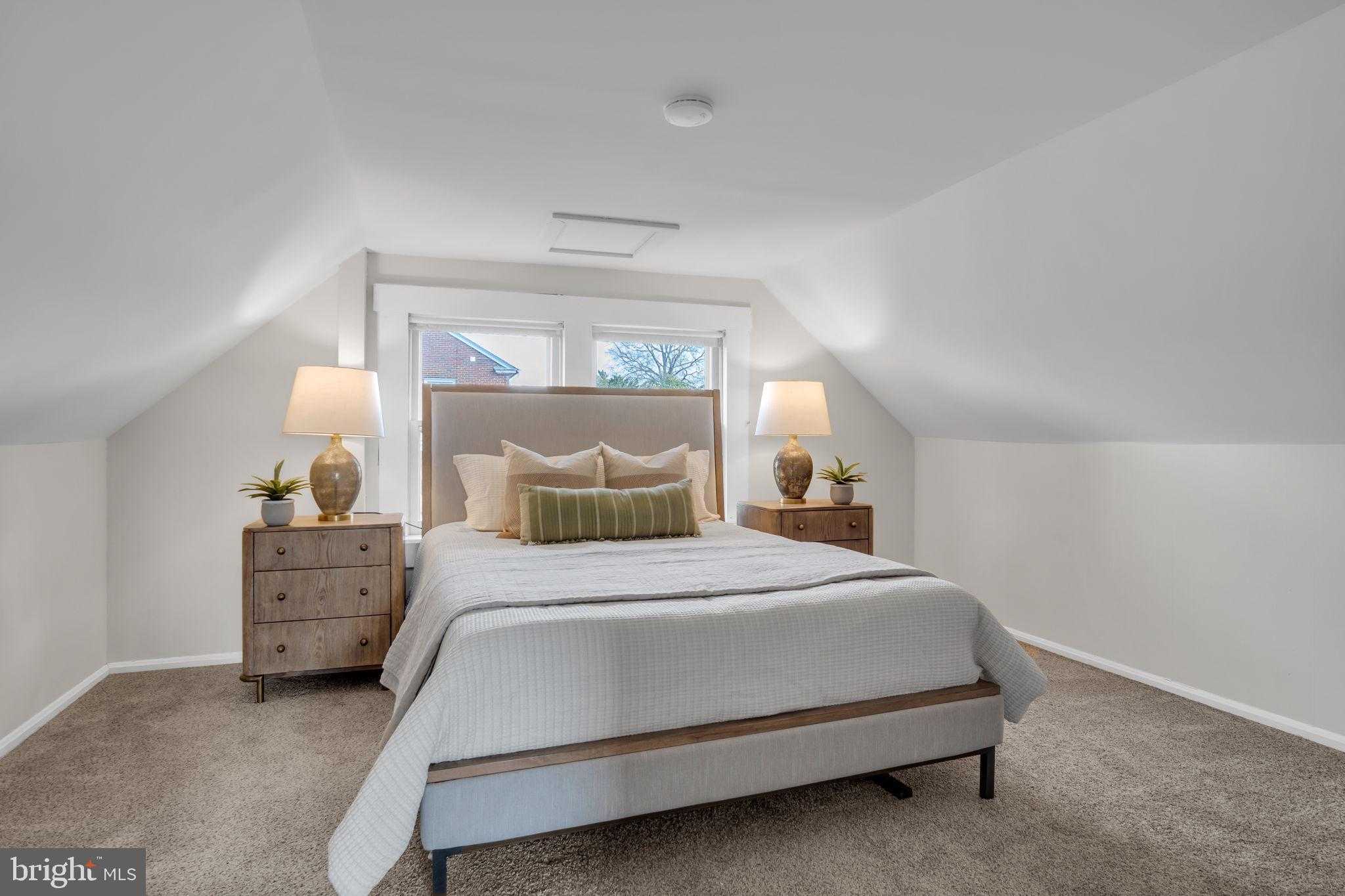 739 Pearl Ave photo 18