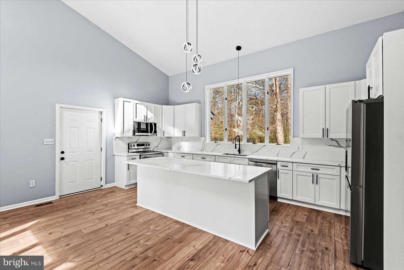 7621 River Rd photo 4