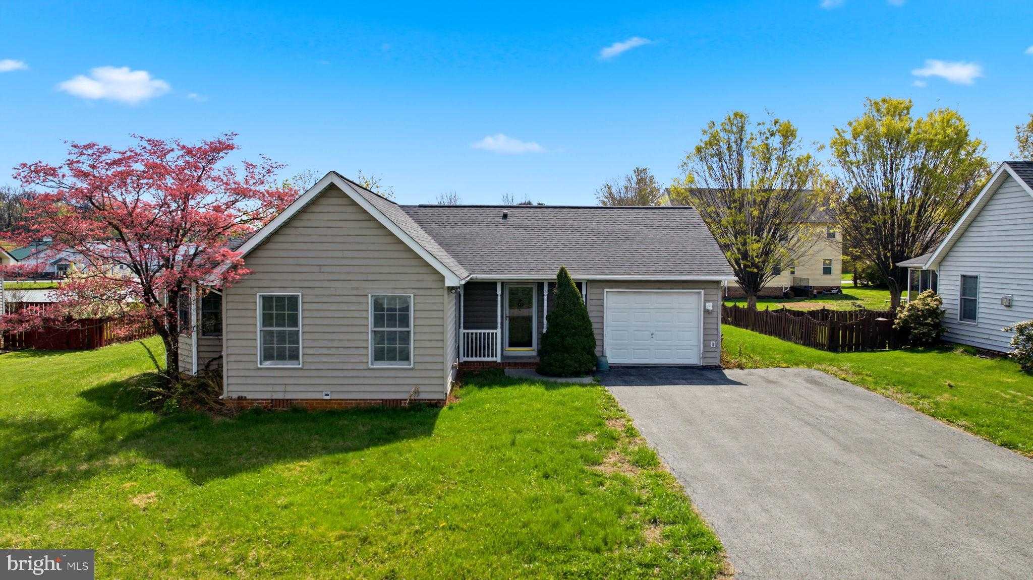 88 Pastoral CT, Martinsburg