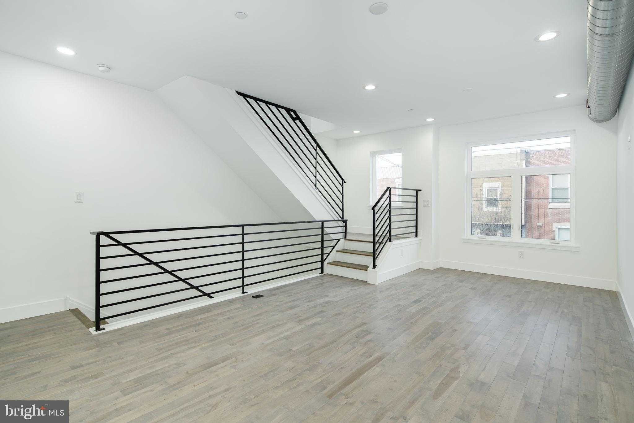 2827 Edgemont St photo 12