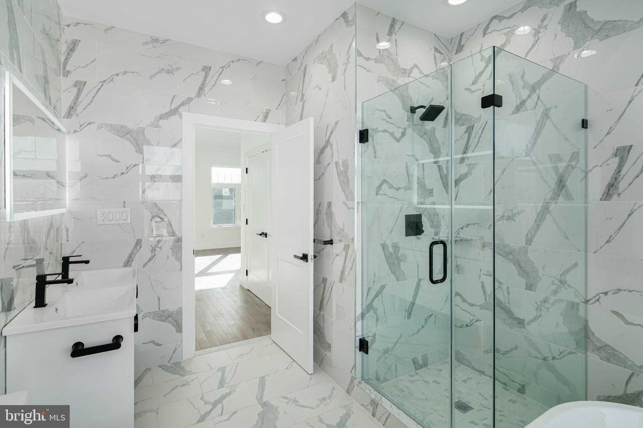 2827 Edgemont St photo 13